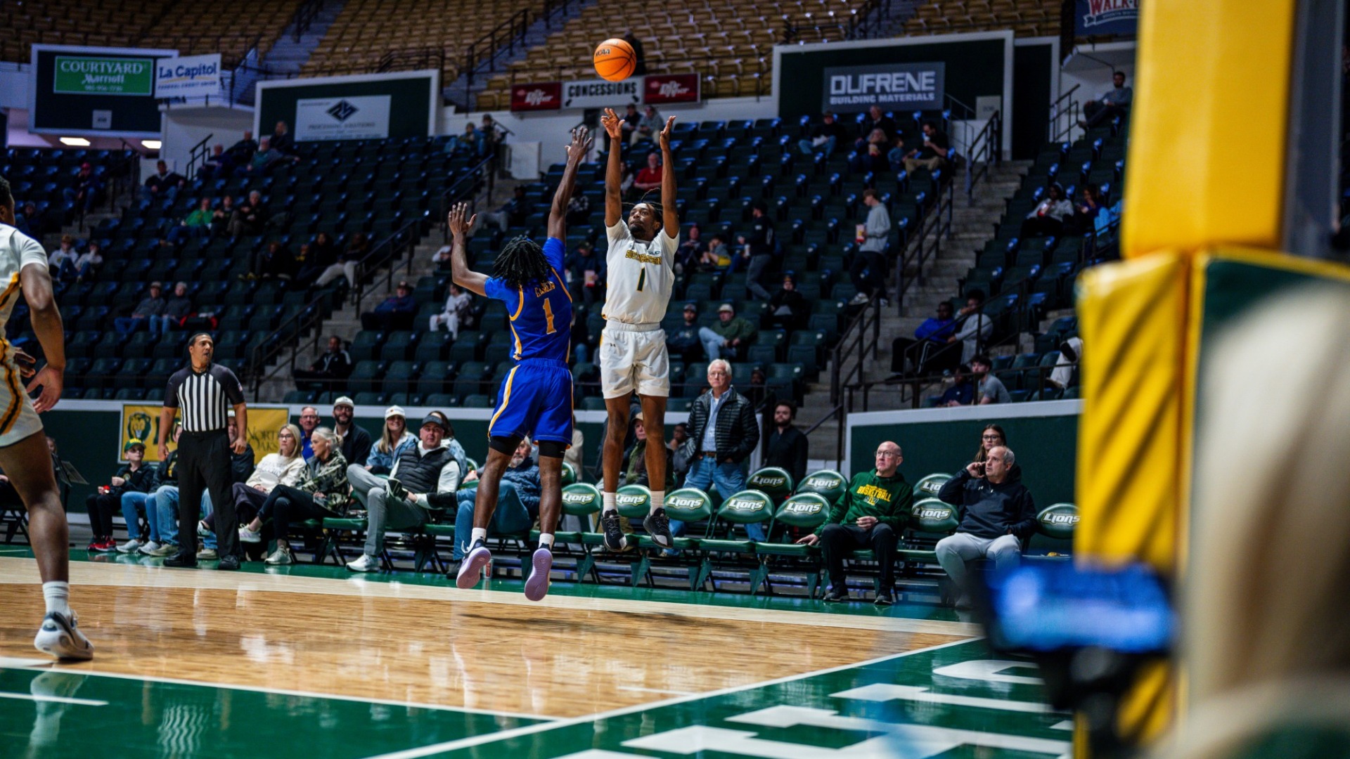 Makhi Myles shots corner three-pointer vs McNeese defender