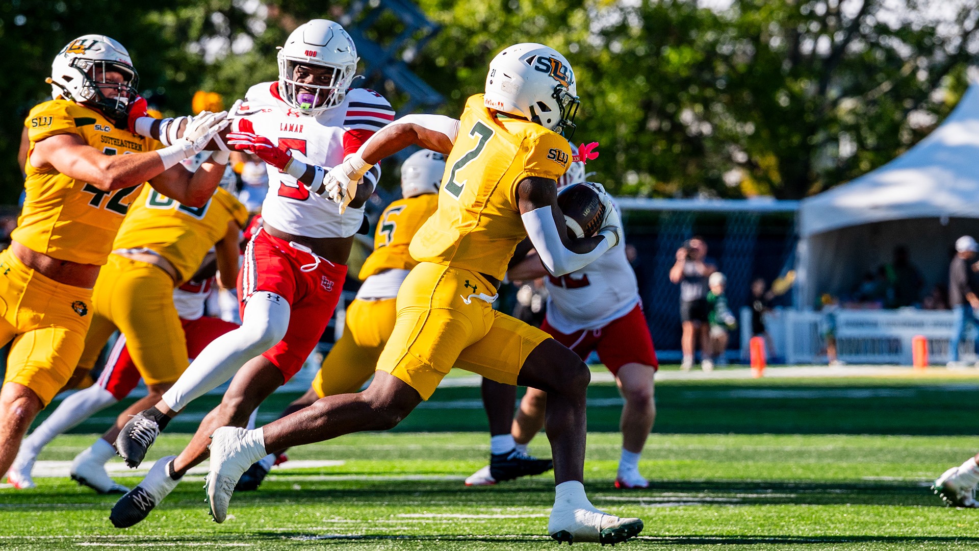 Kyree Paul returns a kickoff in 34-31 win over No. 8/10 Lamar Oct. 17, 2026