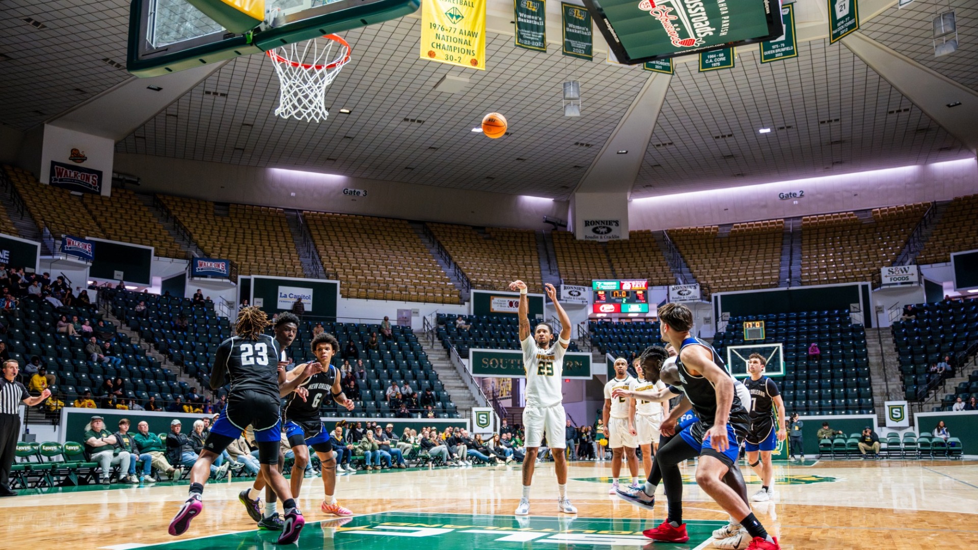 Isaiah Gaines shooting free throws vs UNO in the University Center