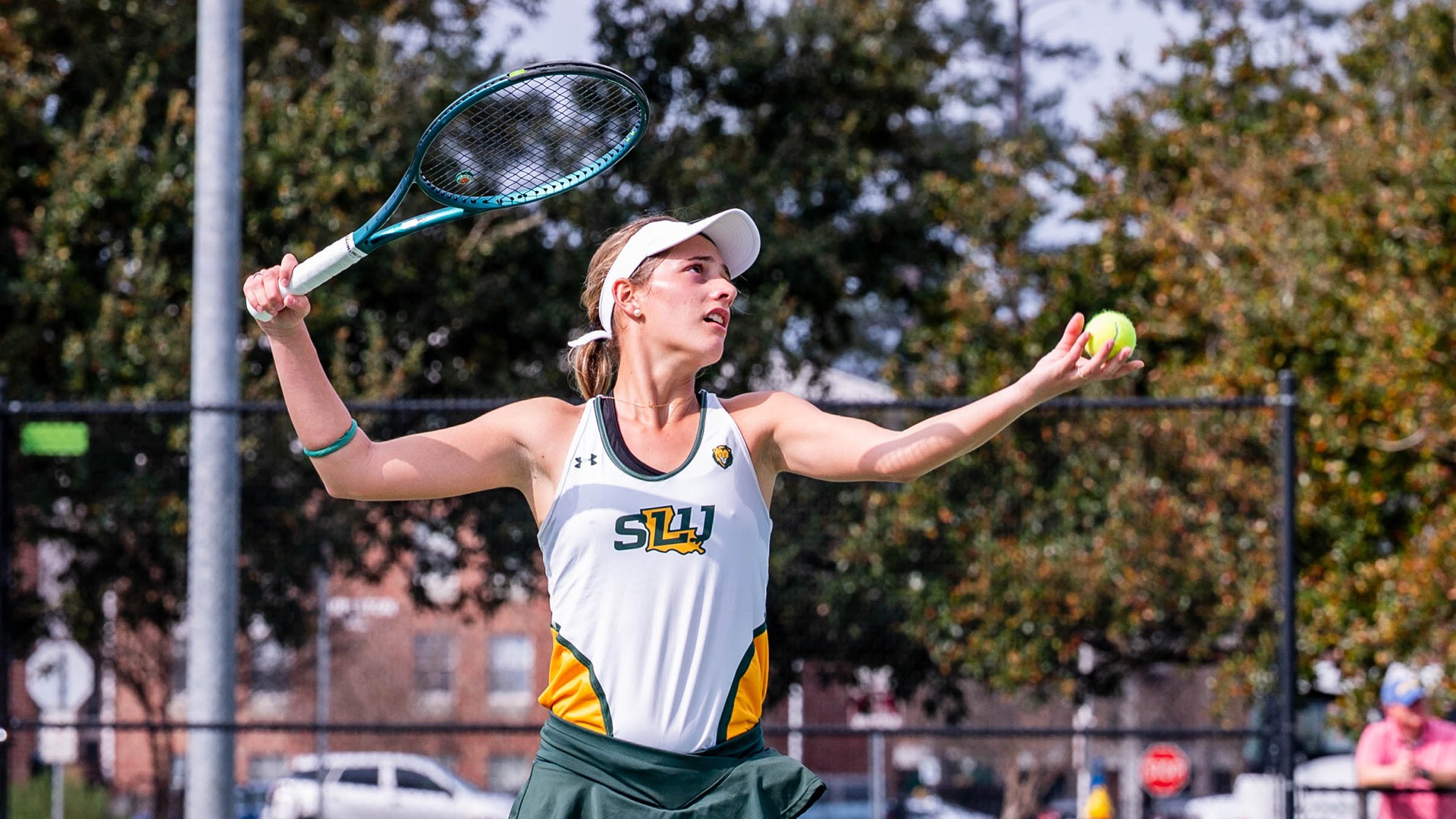Aitana Darder lines up a serve versus Chattanooga Feb. 21, 2026