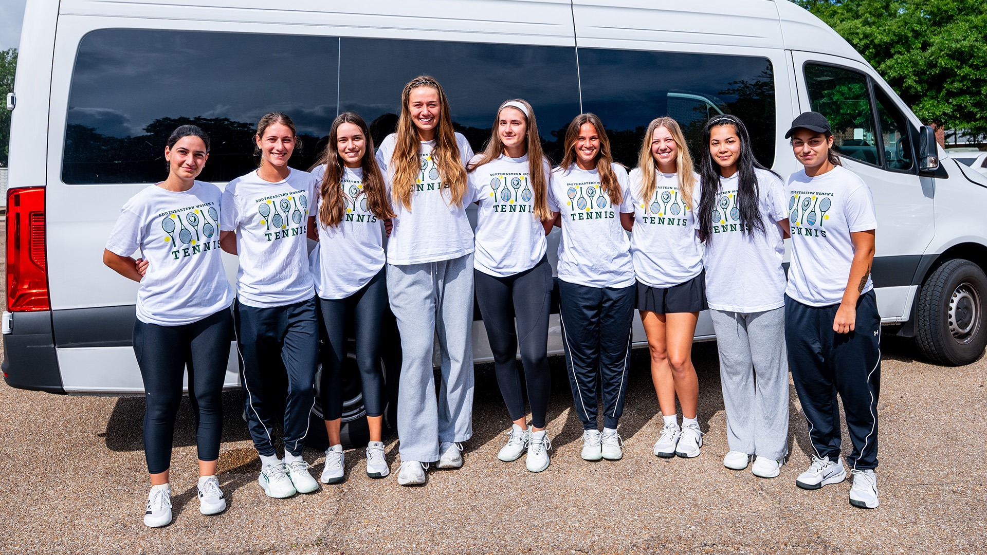 Tennis Team Heading to SLC Championships