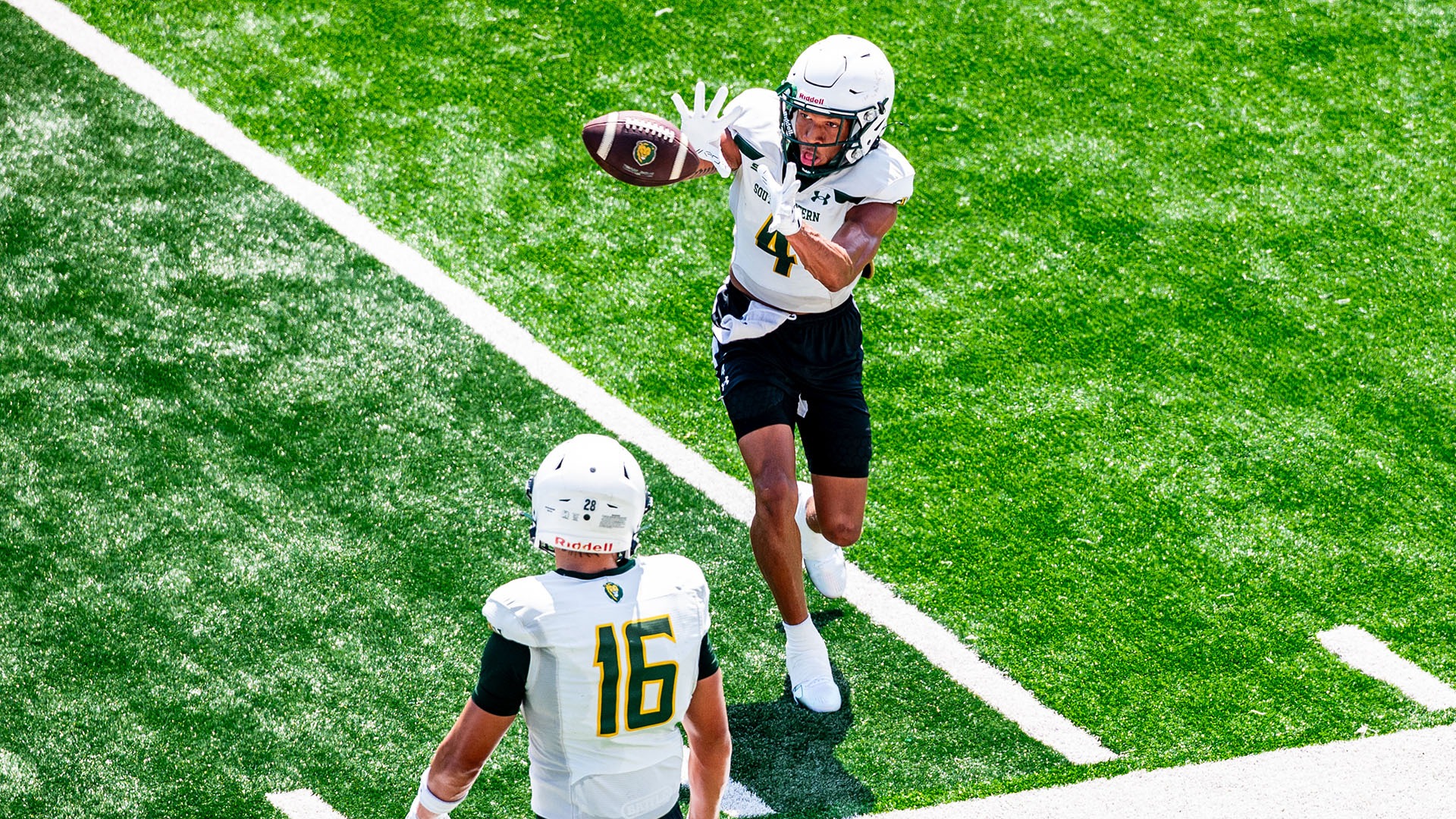 Tristan Goodly hauls in a pass during practice