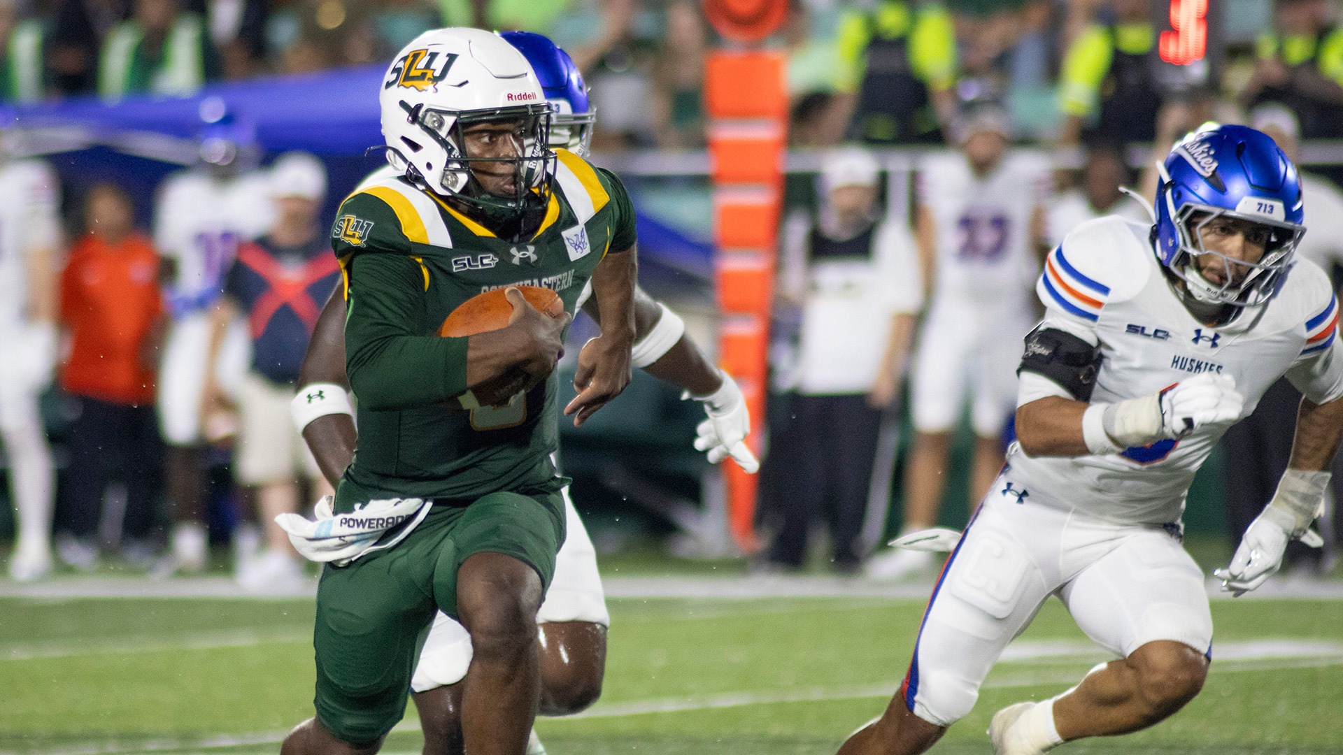Kyle Lowe runs in a 34-28 loss to HCU Aug. 27, 2026