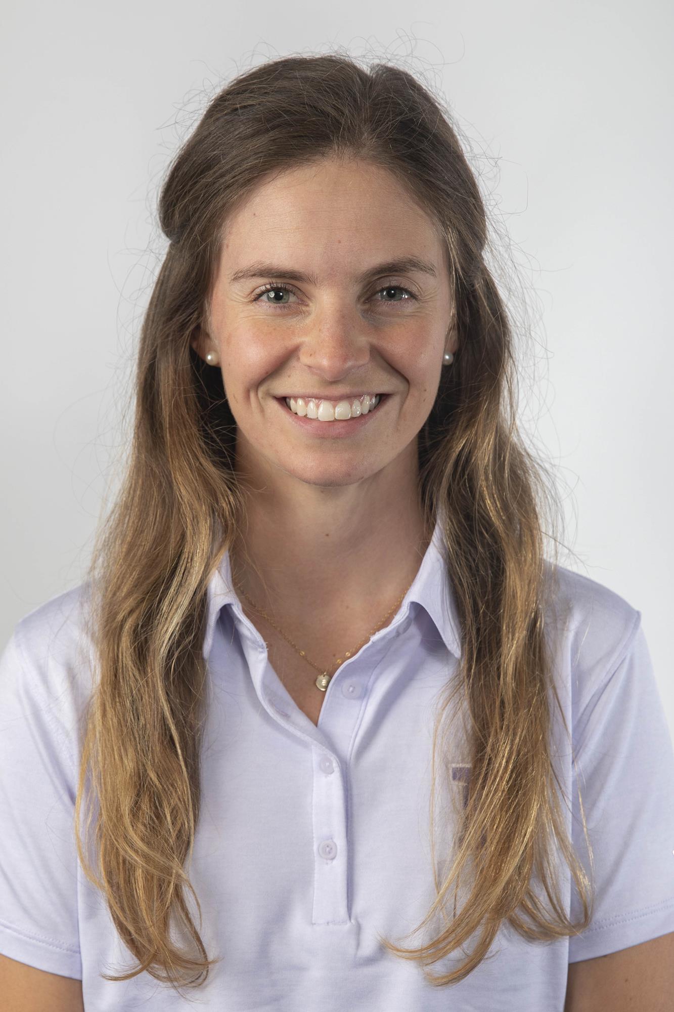 Shelton_Courtney headshot
