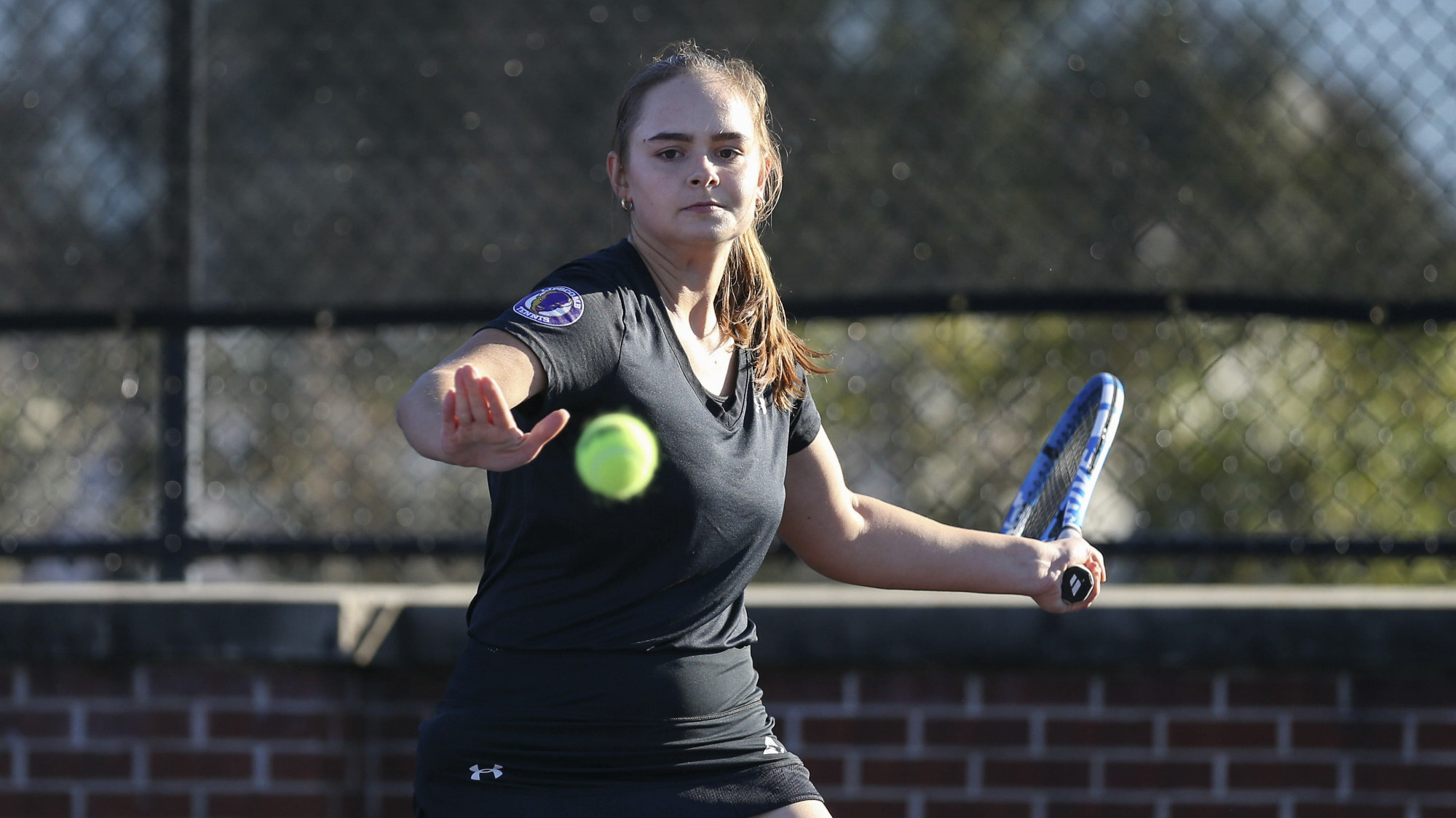Women’s Tennis Takes Down Terriers 52 University