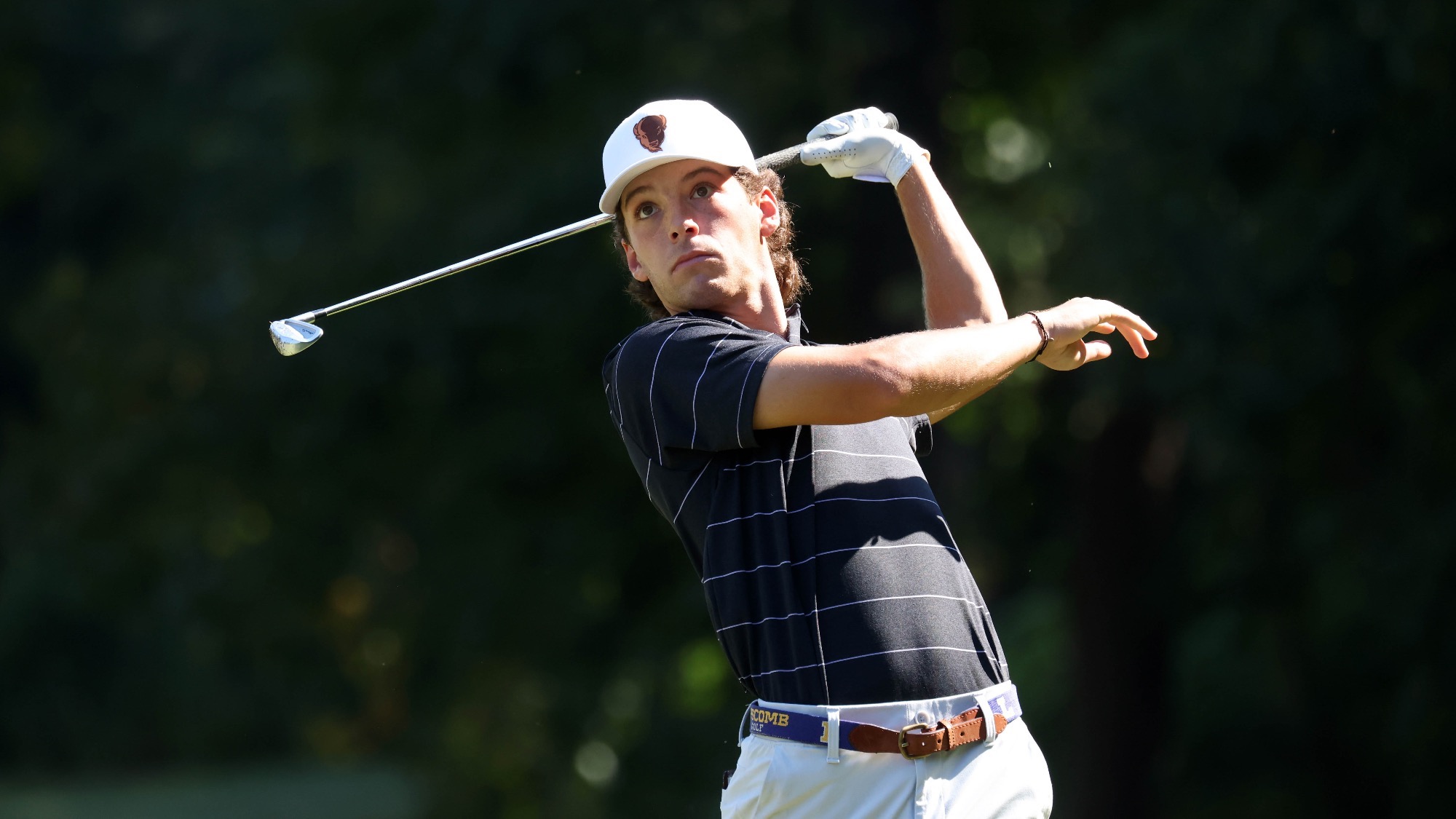 Minas Manias swinging