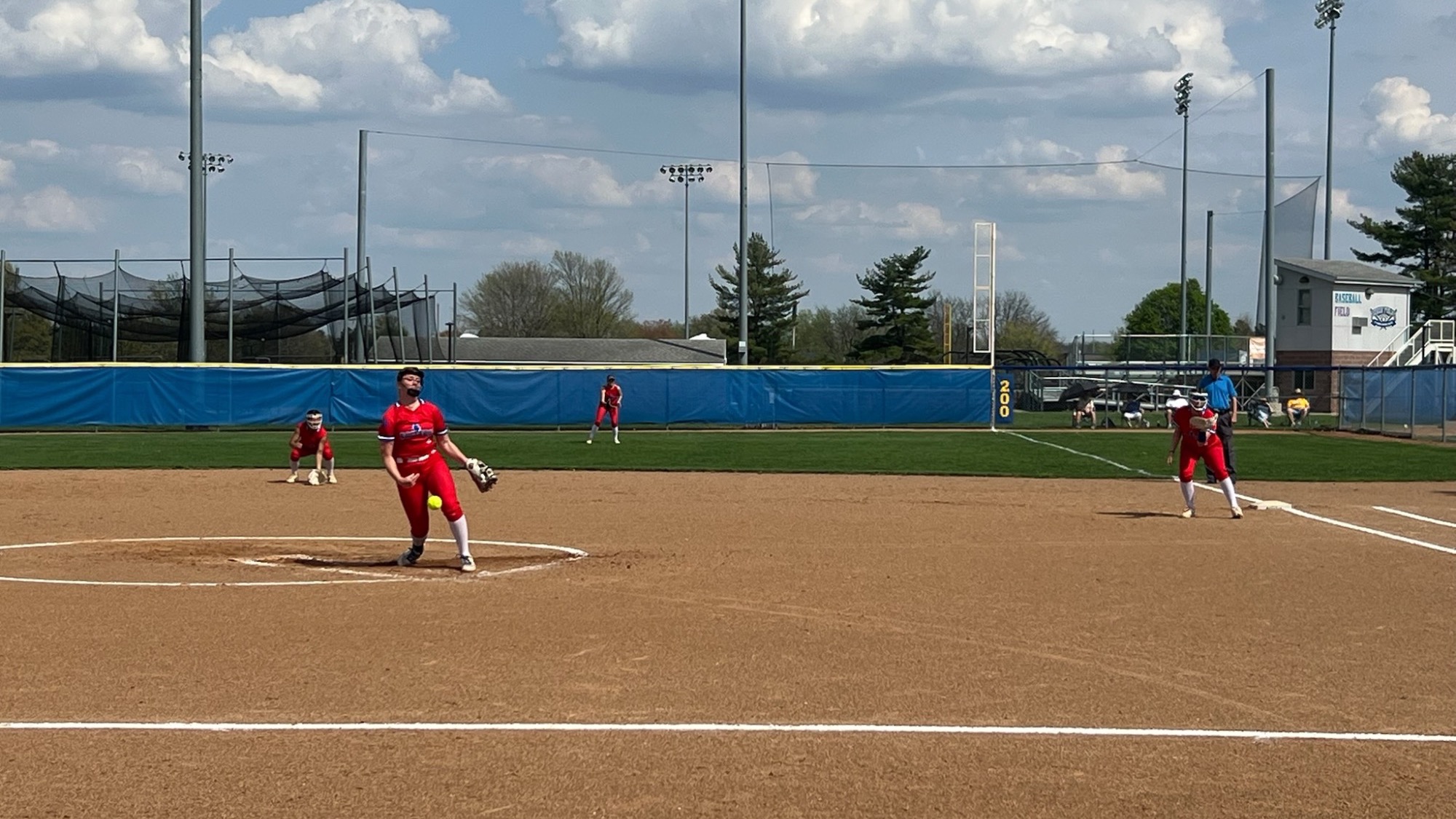 LLCC softball pitcher pitching.