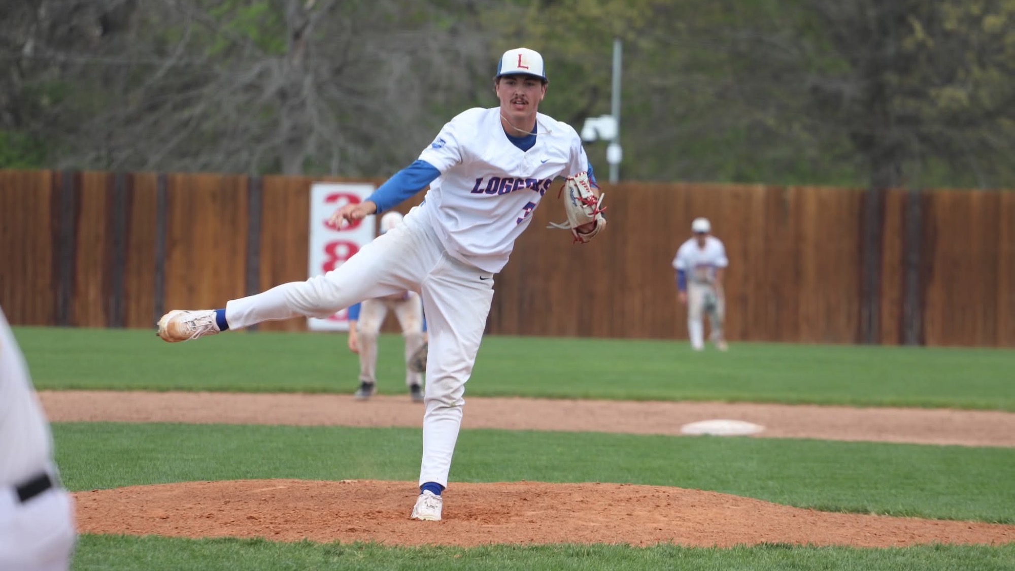 LLCC baseball pitcher pitching.