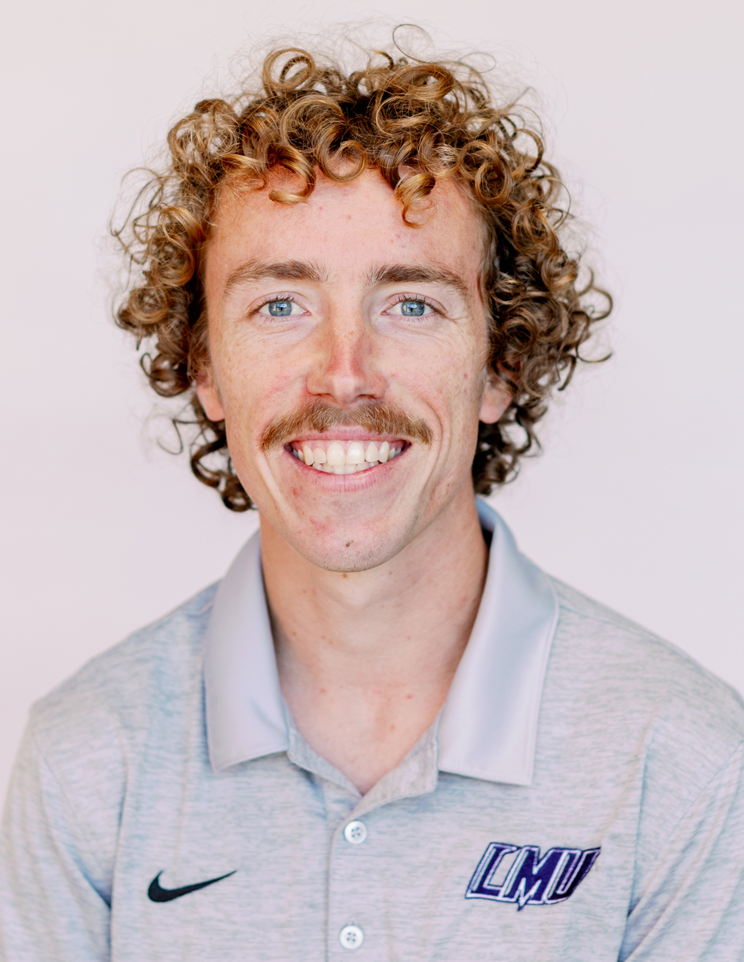 evan darm headshot 2020-21