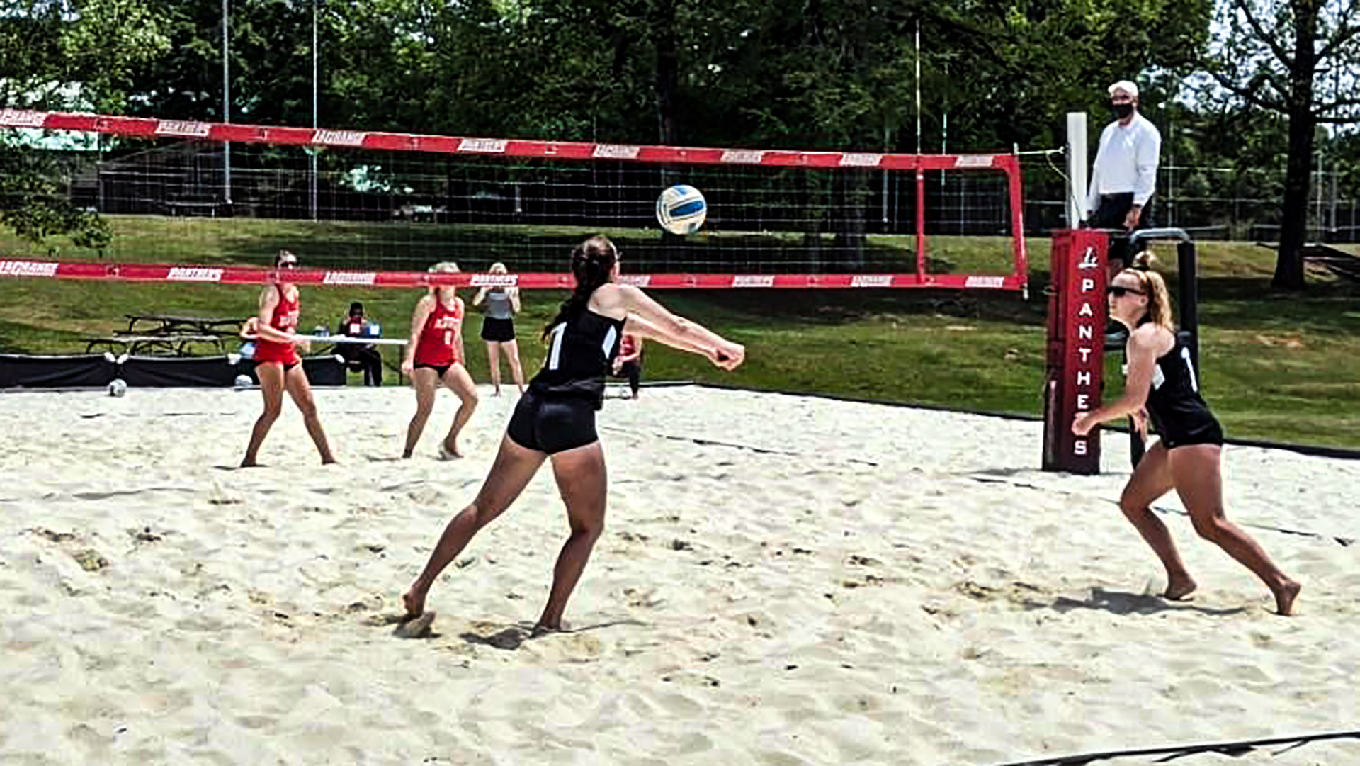 Emily_Walter_Olivia_Snyder_Beach_vs_Huntingdon2021
