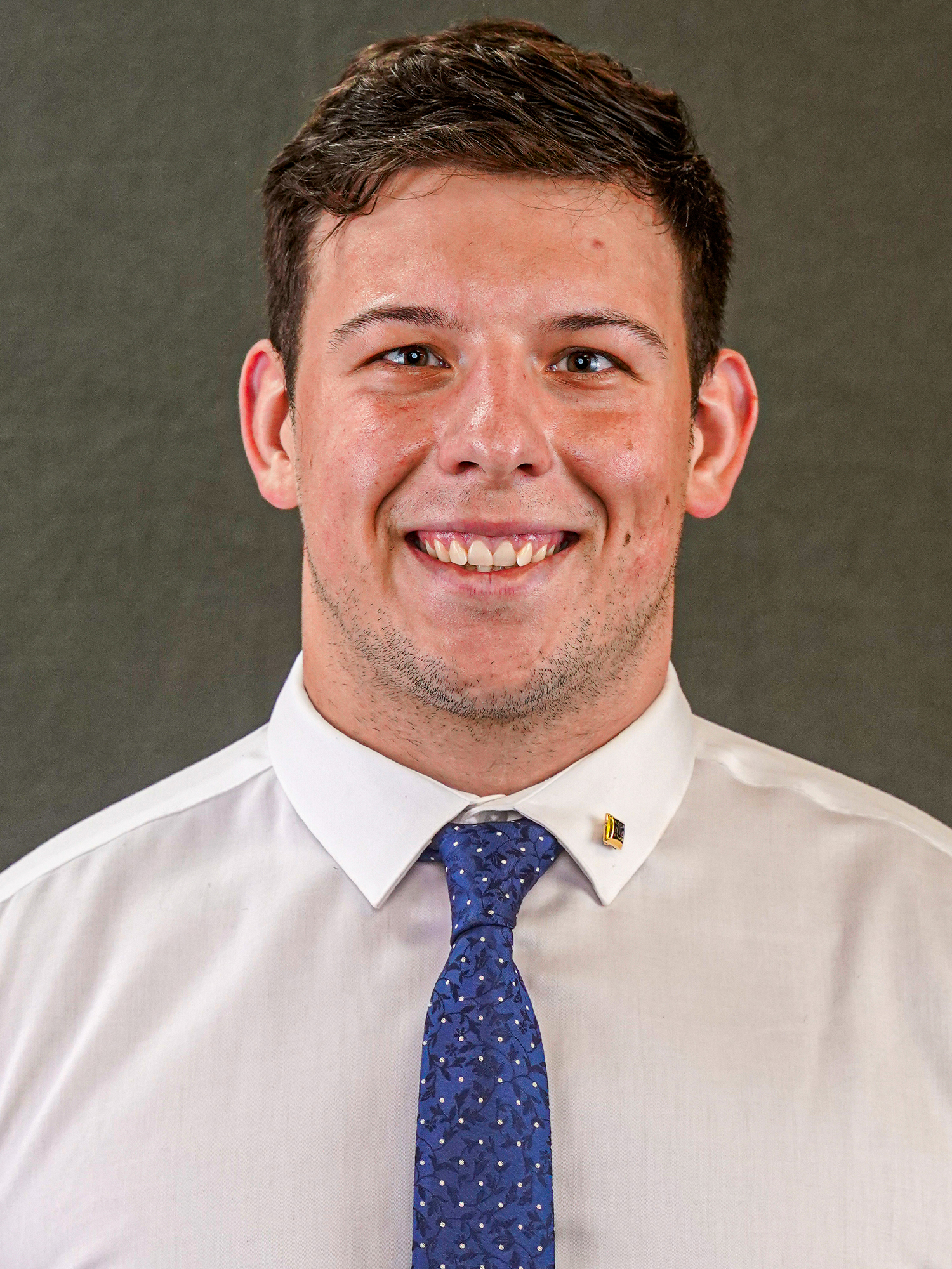 Zach_Burke_Headshot2022