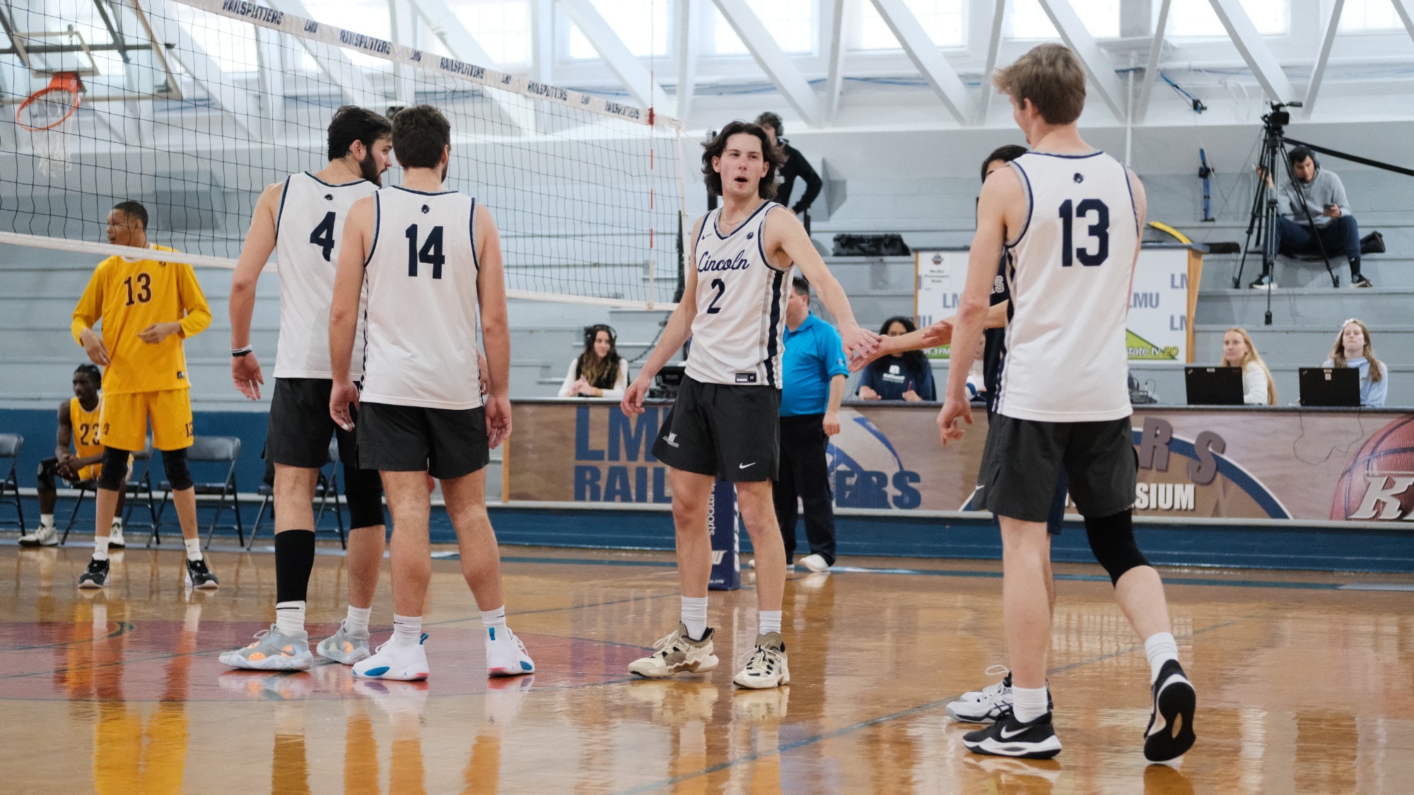 Men's Volleyball Stays Undefeated at Home Lincoln Memorial University