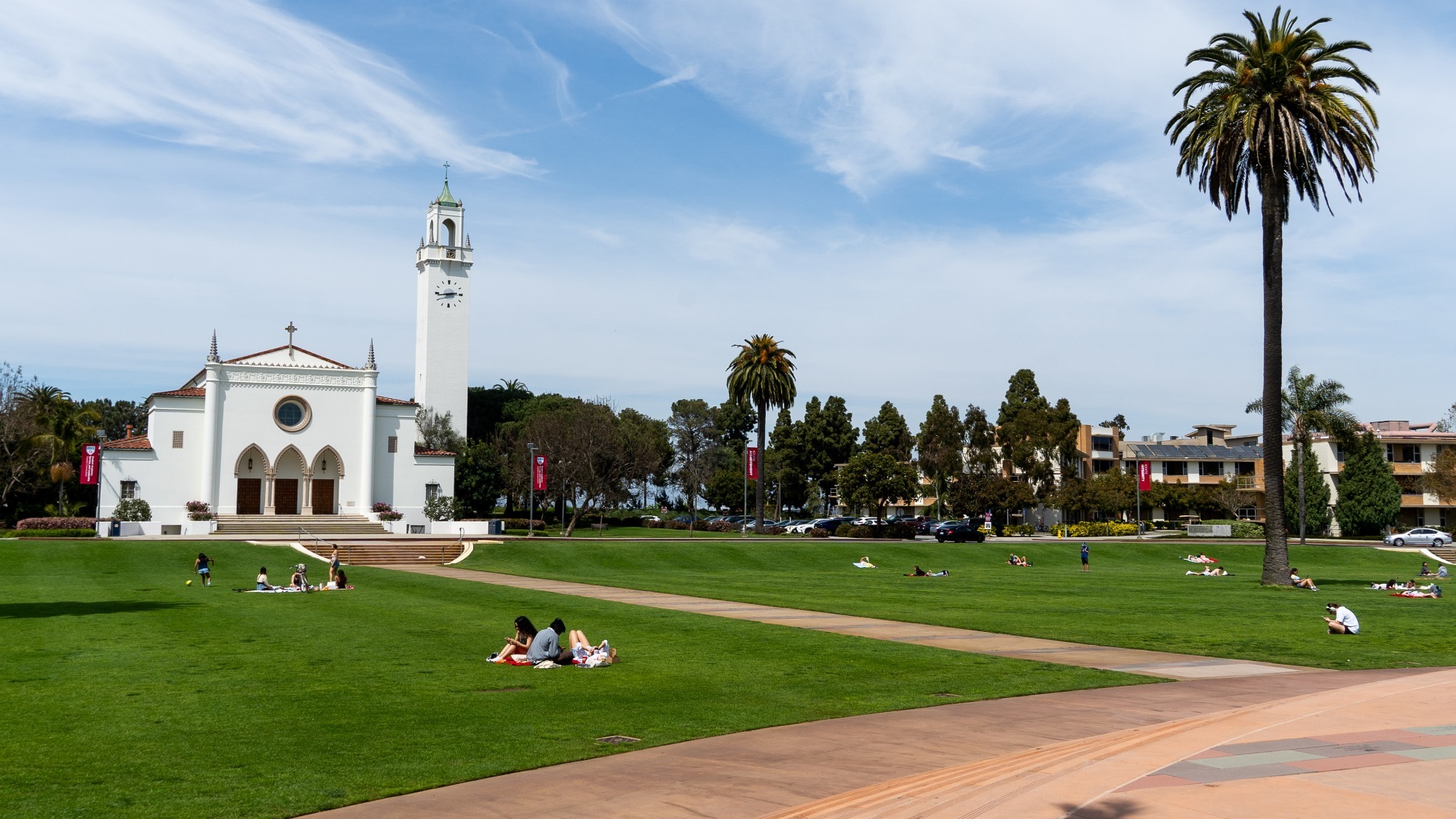 Campus Scenes LMU Chapel and Sunken Garden