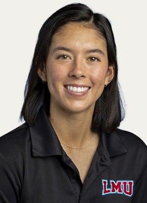 Alexis Kakuk Headshot
