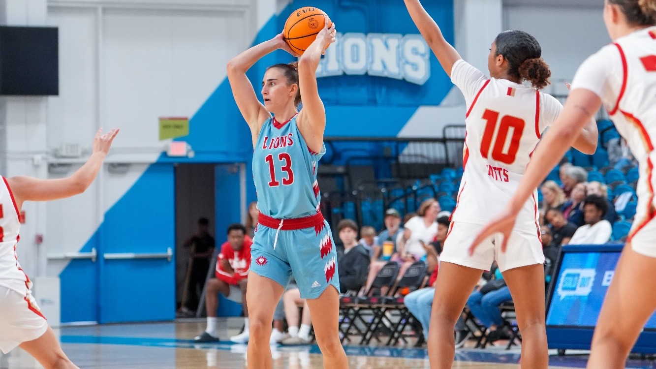 Ivana Krajina pass against Denver