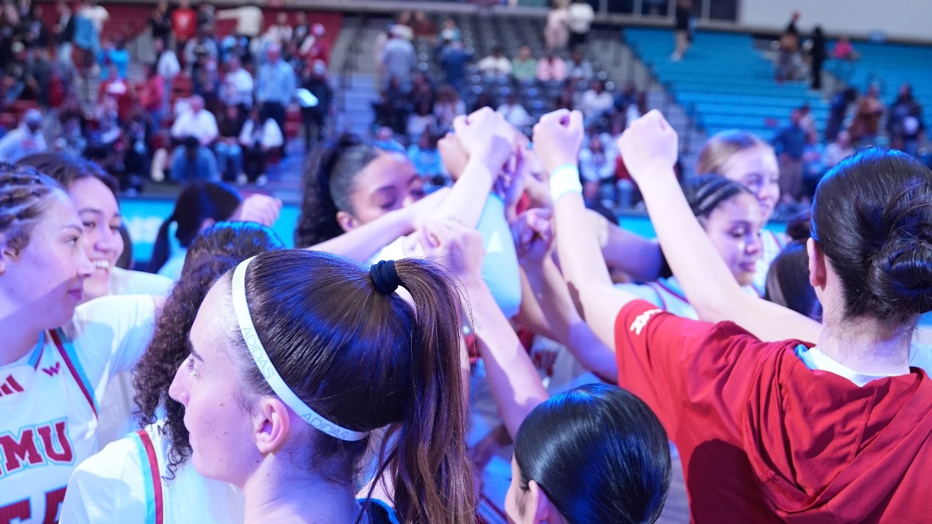 WBB Group Huddle - WBB Season Tickets on Sale 