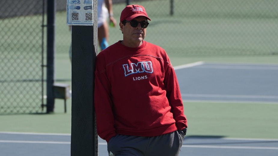 Agustin on court