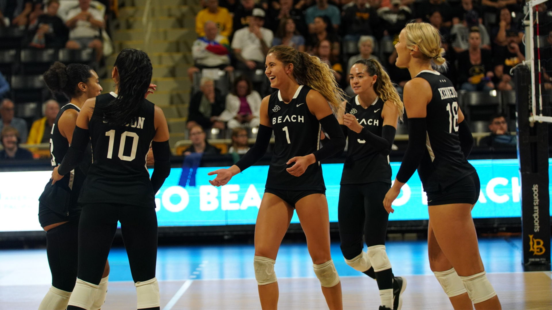 Zayna Meyer Women's Volleyball Long Beach State University Athletics