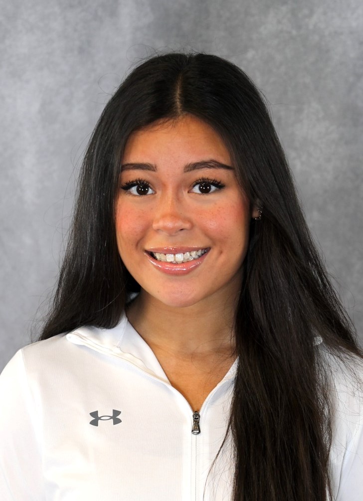 Amanda Loo Headshot