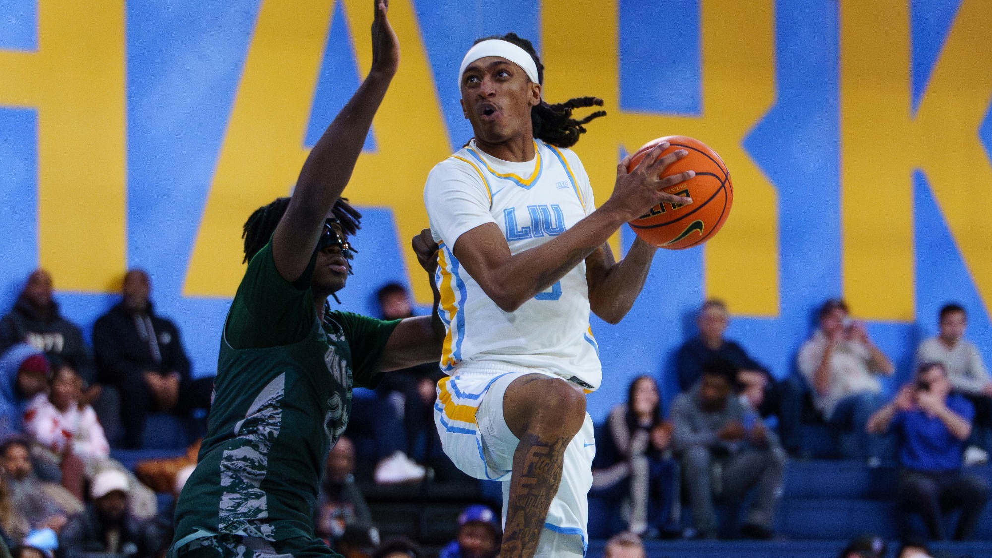 Malachi Davis layup vs Wagner 2.19