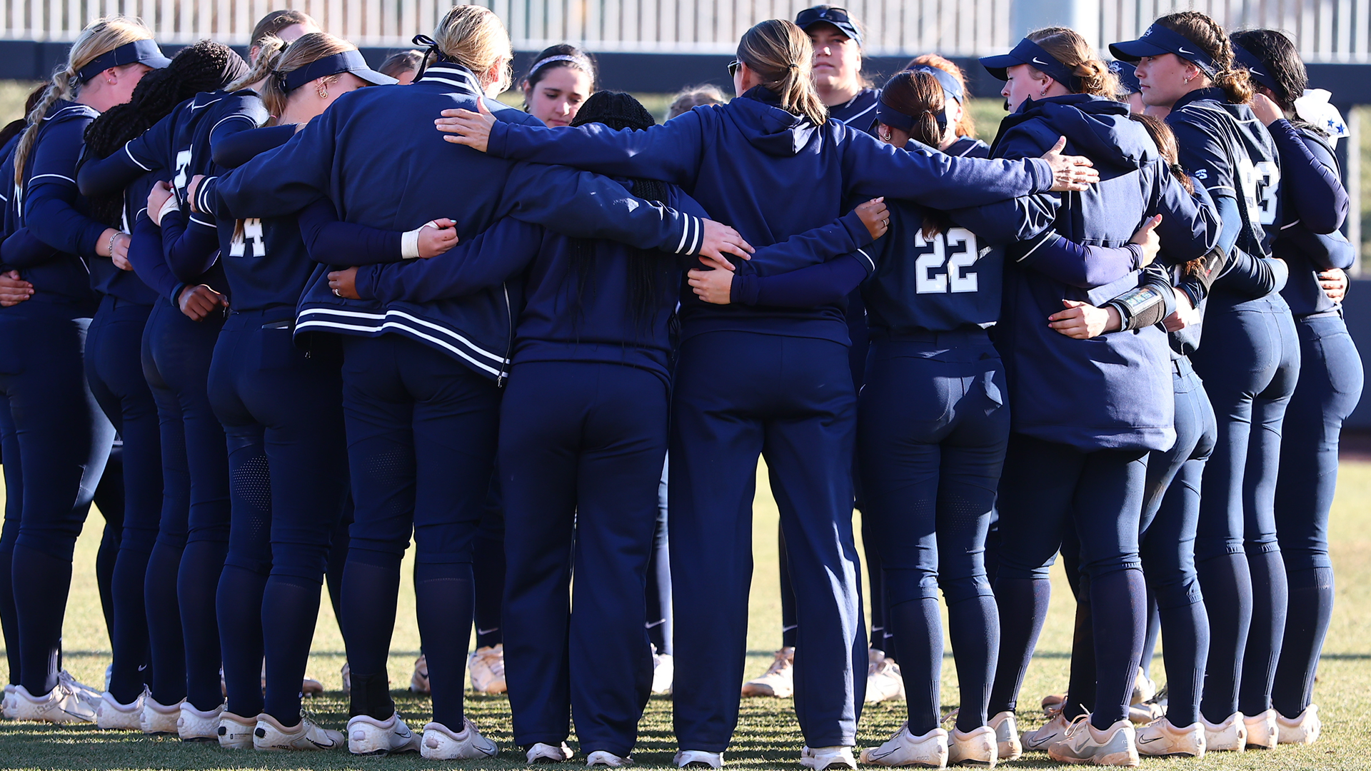 SOFTBALL HUDDLE
