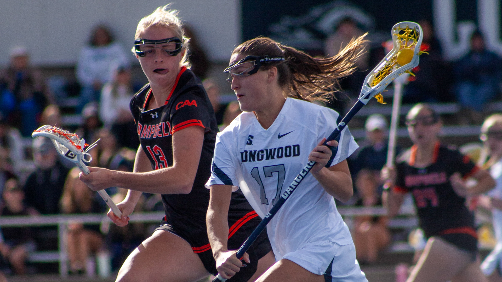 Brittain Maham runs with the ball