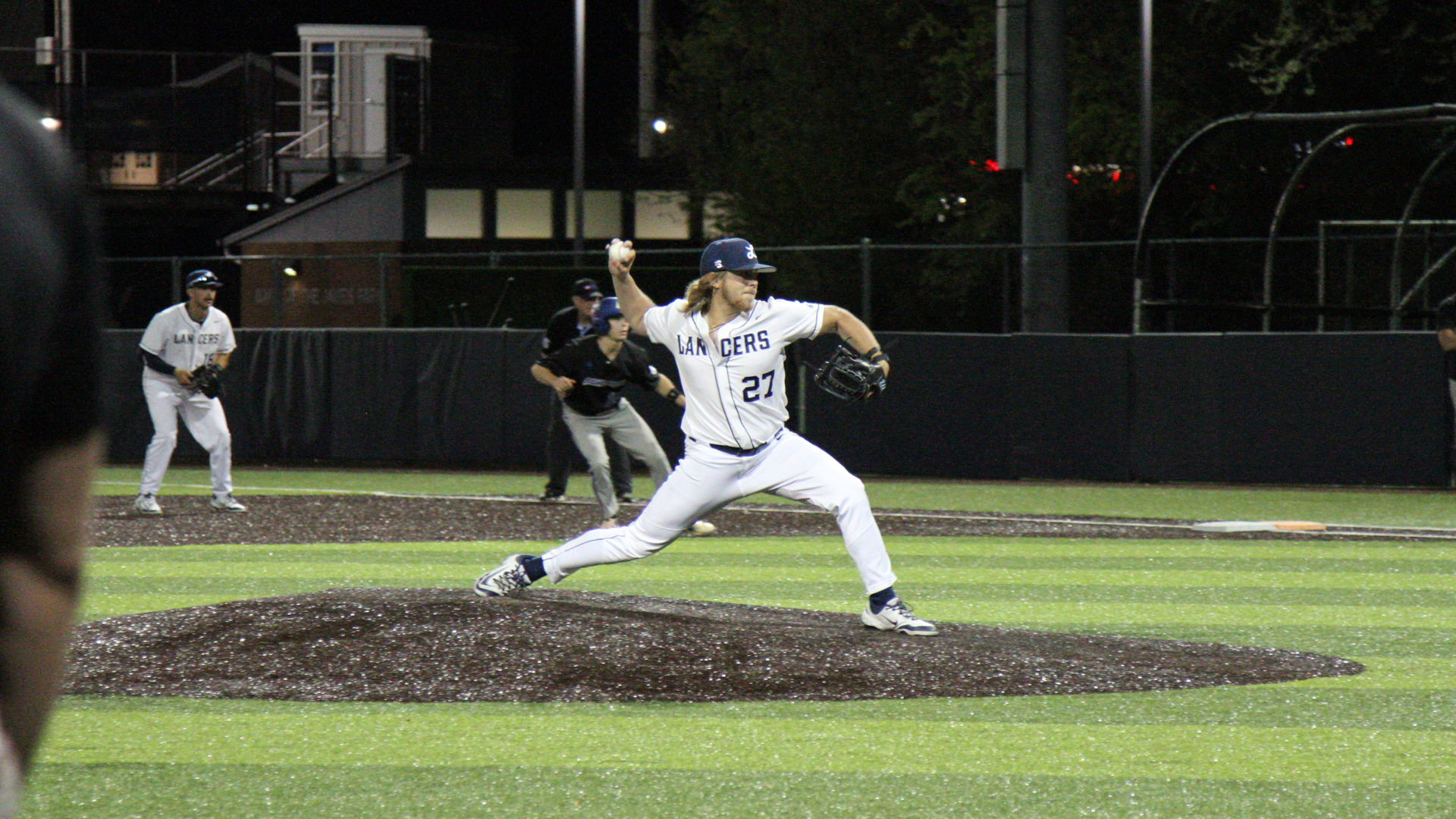 JR Fordham throws a pitch