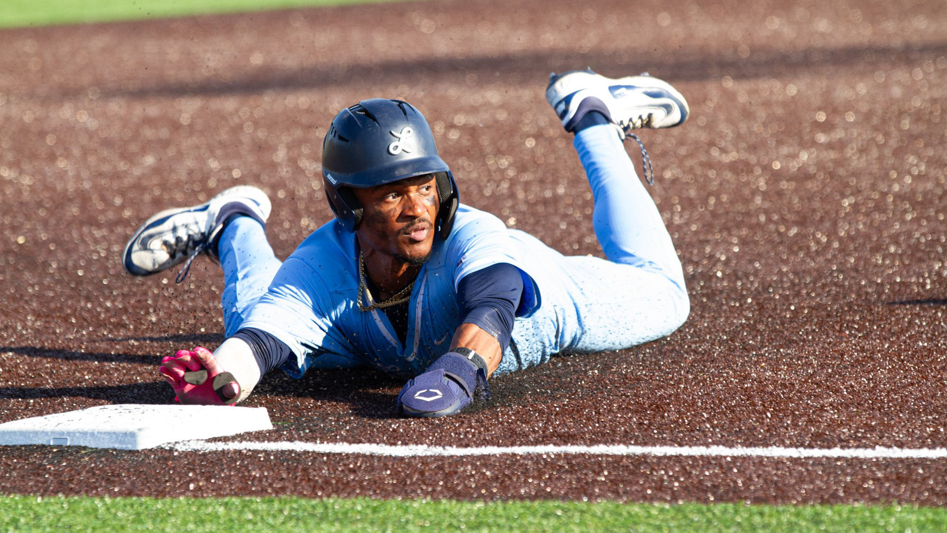 Tre Keels slides into third