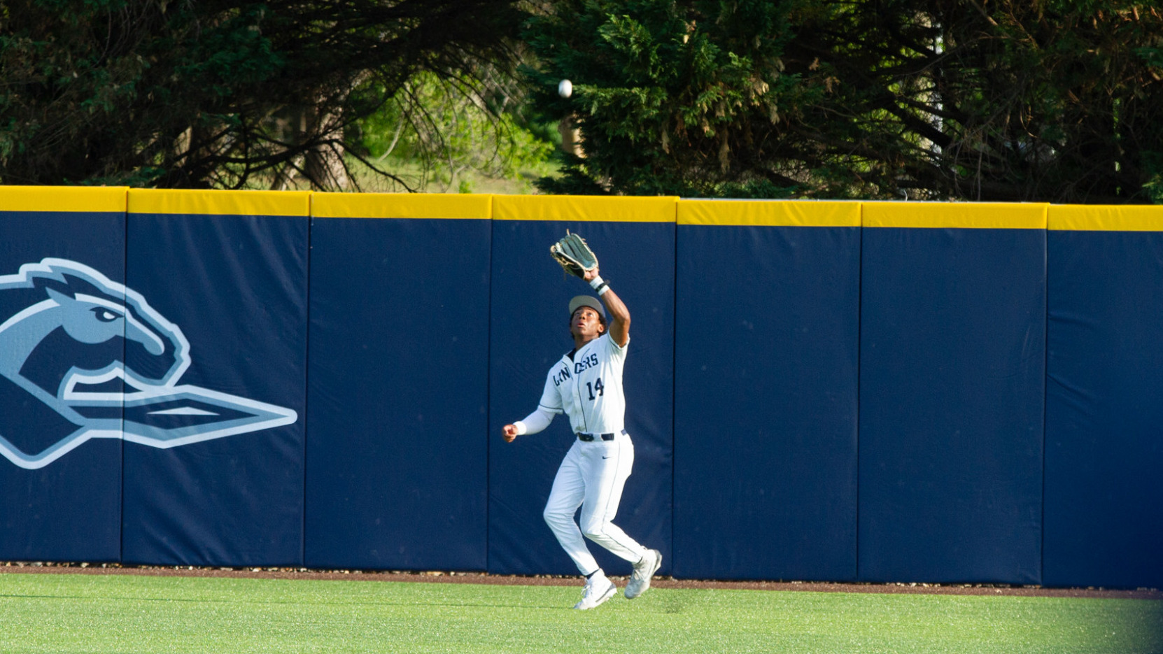 Ben Pulliam makes a catch in right field