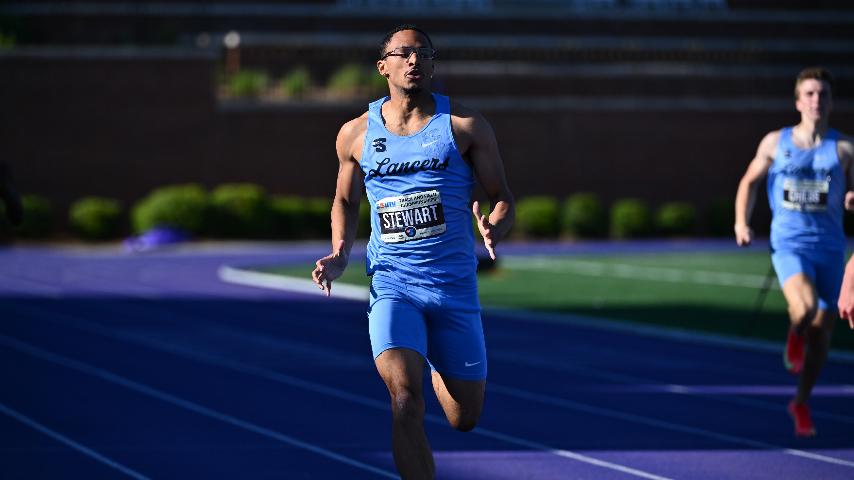 Ayden Stewart wraps up the men's 400-meter race