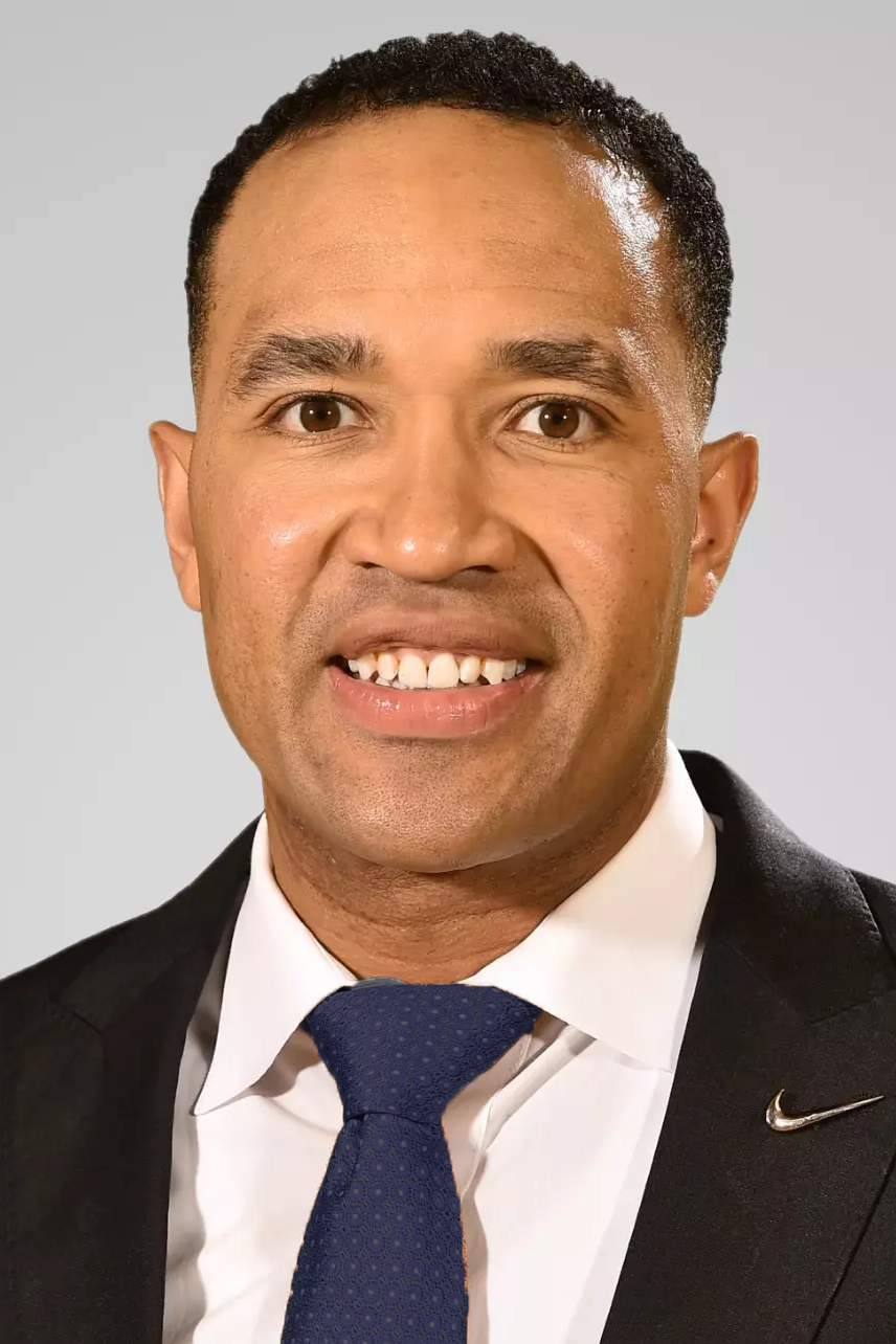 Larry Blunt headshot