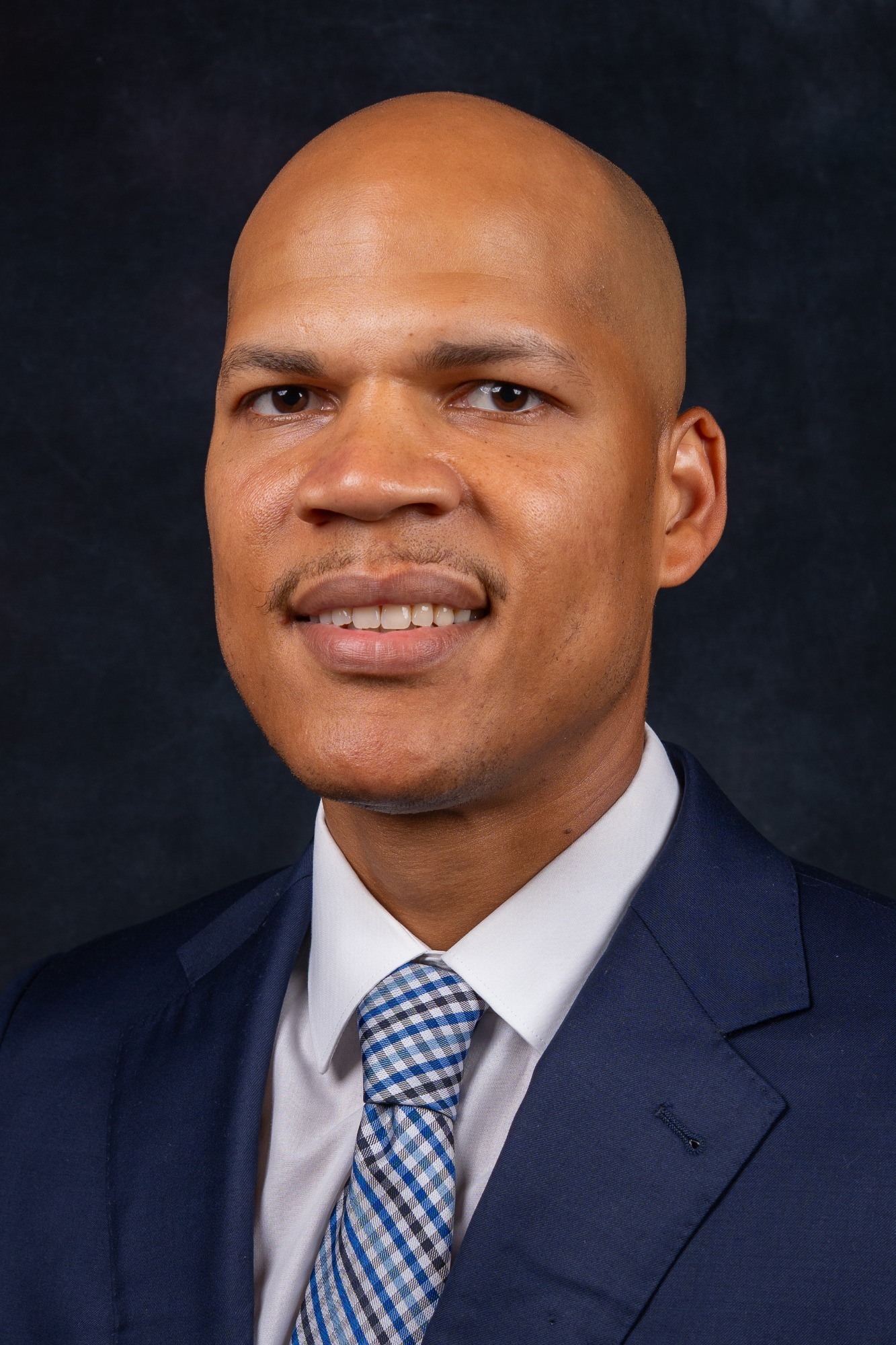 Head shot of assistant men's basketball coach Donovan Williams