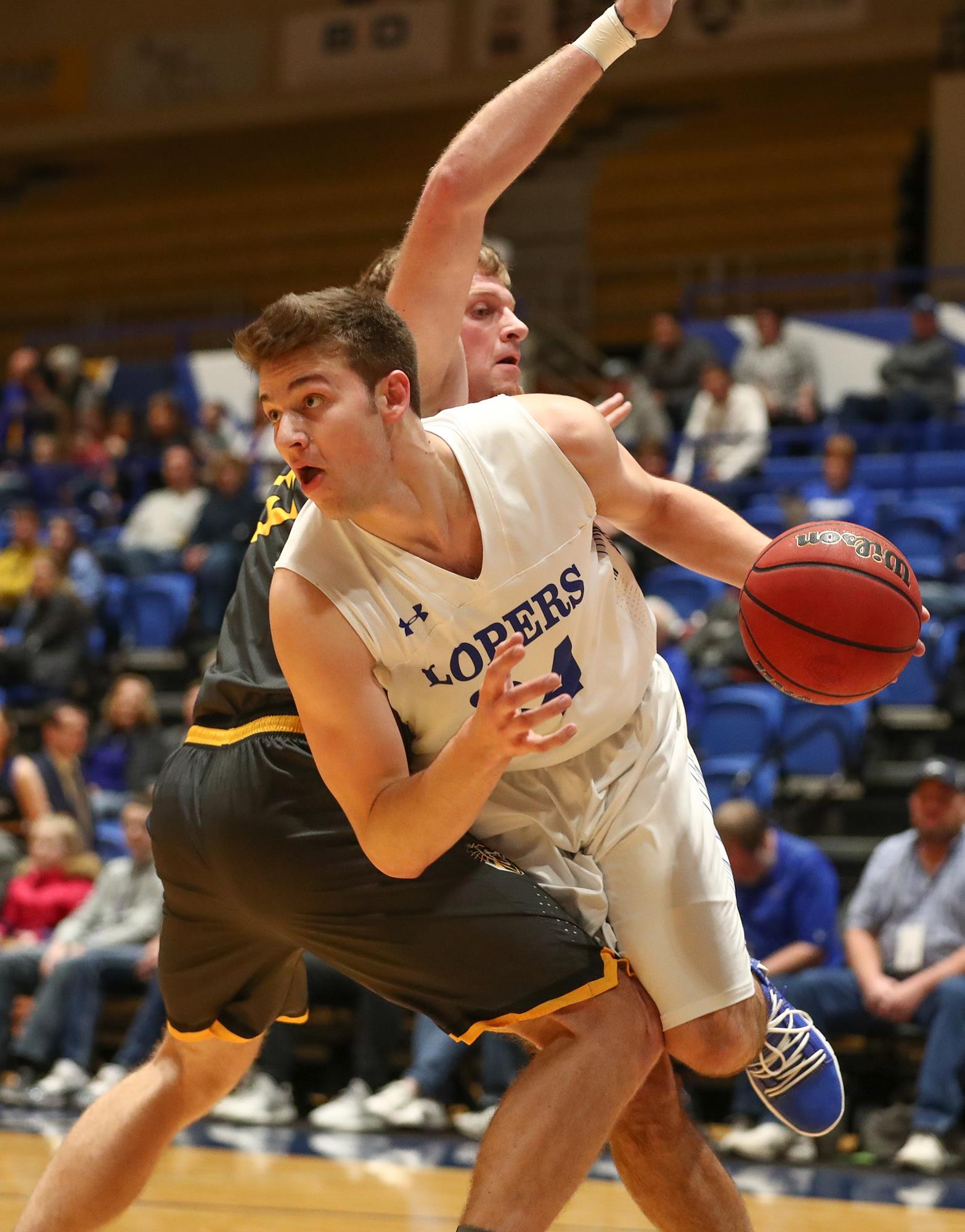 Jackson's Big Night Lifts the Lopers over Rival Tigers University of