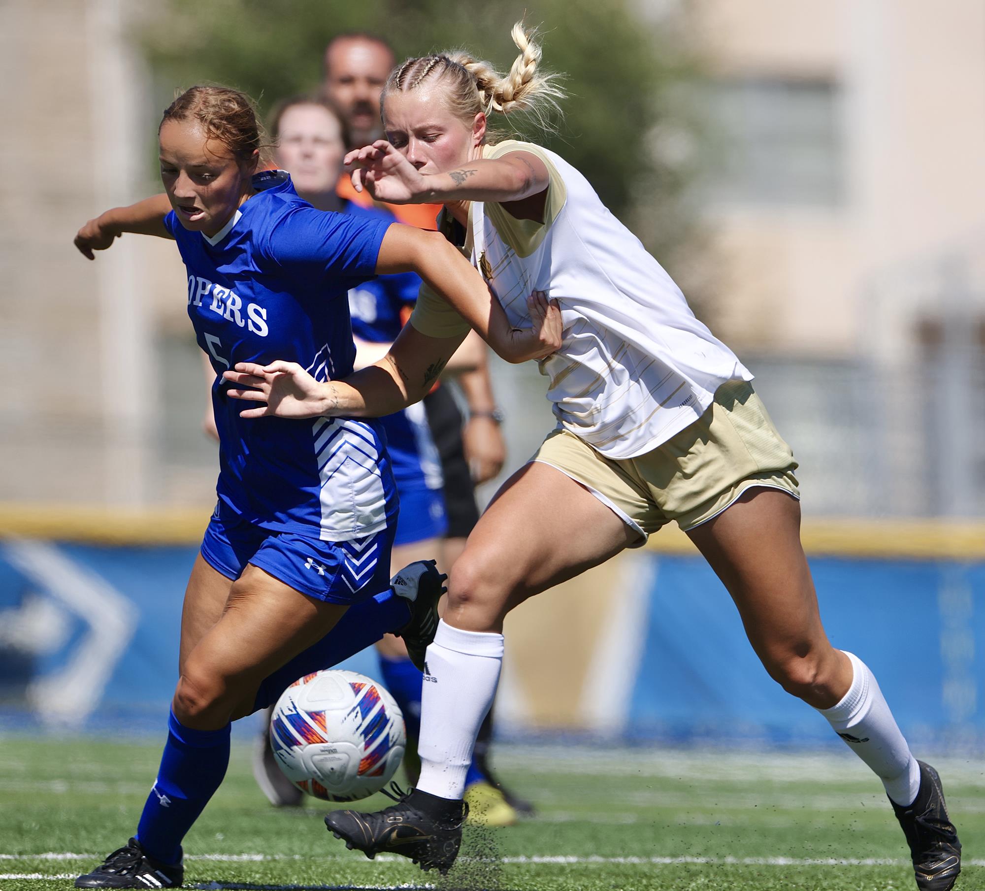 Big Performance Lifts Mesa over the Lopers University of Nebraska