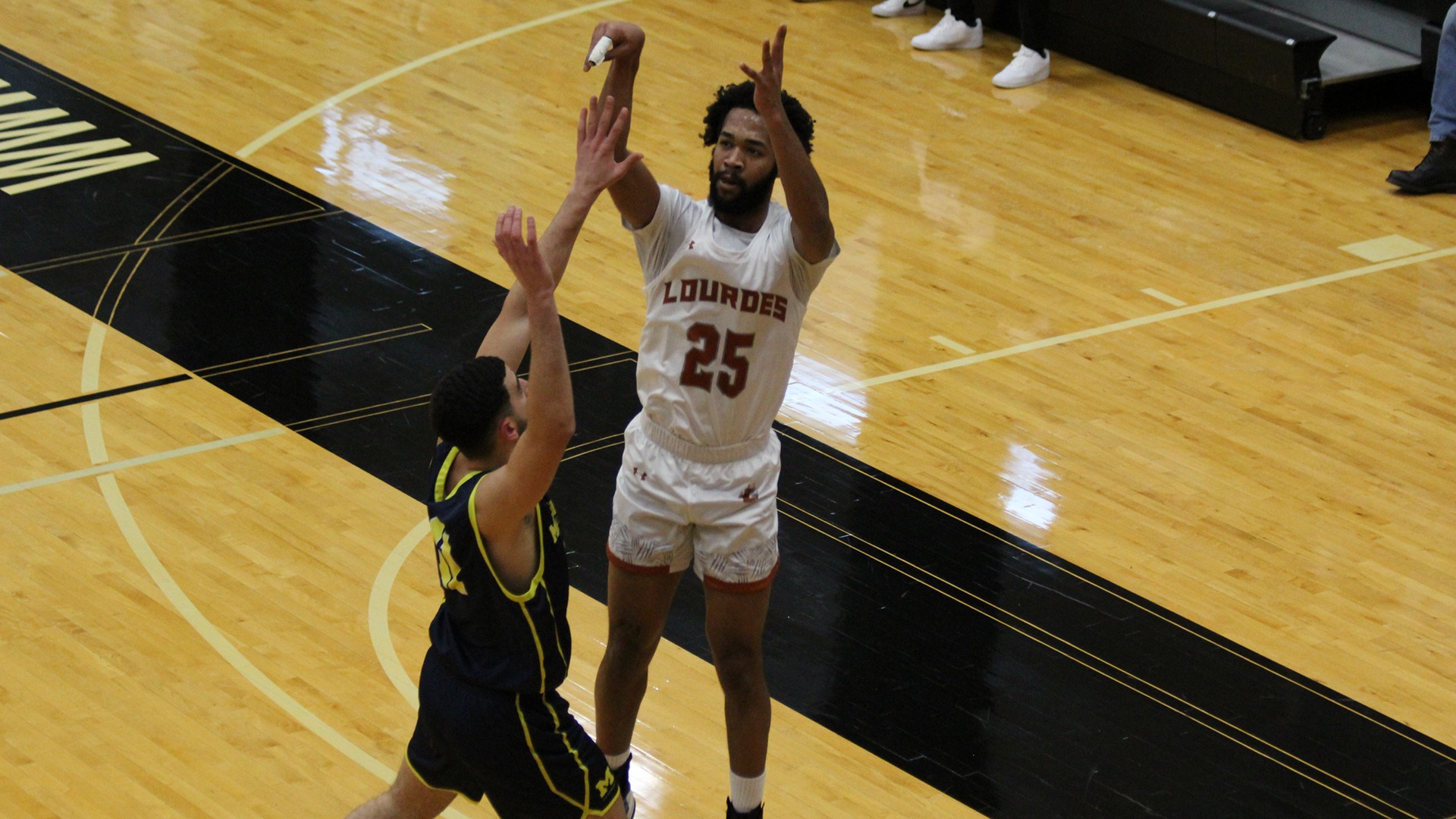 No. 10 Lourdes Defeats MichiganDearborn for Fifth Straight Win