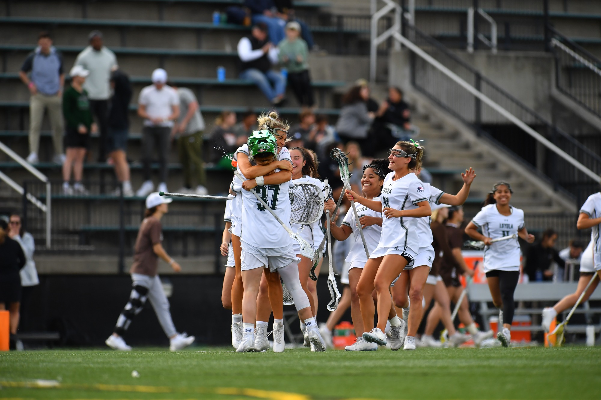 Women's Lacrosse Shutout Lehigh in the Second Half, as they Advance to