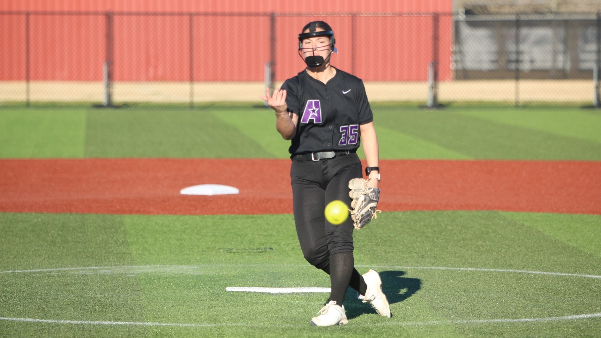 Rylee Guillot delivers a pitch against TAMUV
