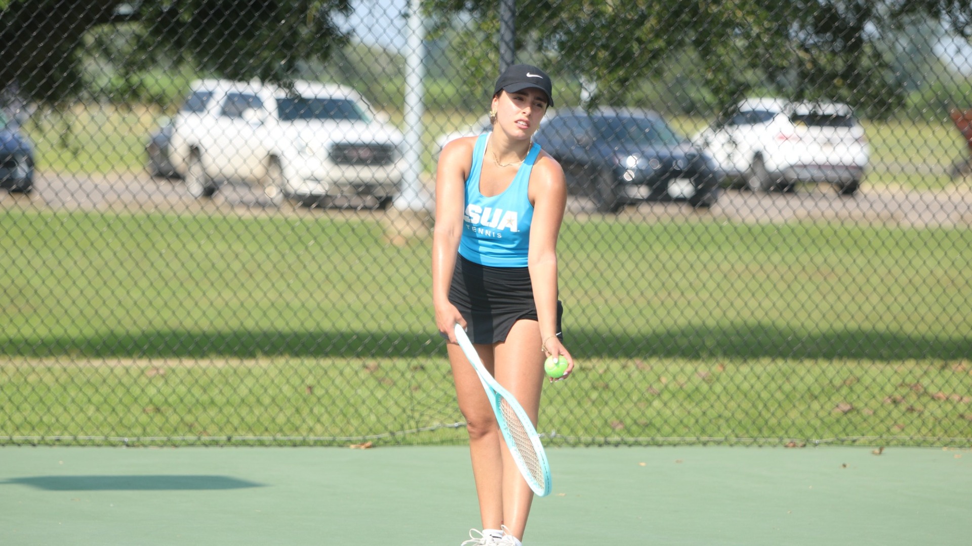 Isabella Stuurman serves during a practice