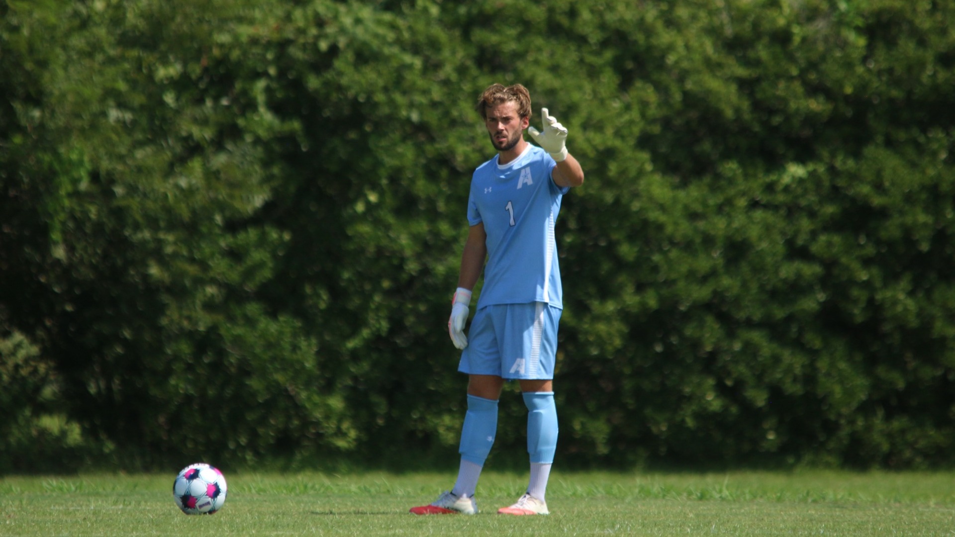 Jayden Peglar prepraes for a free kick