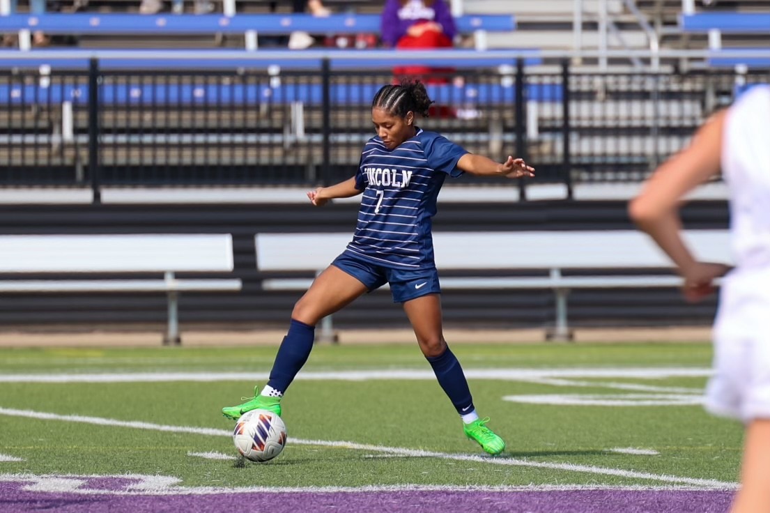 Angela Reynolds Moves the Ball for Lincoln Against Sioux Falls