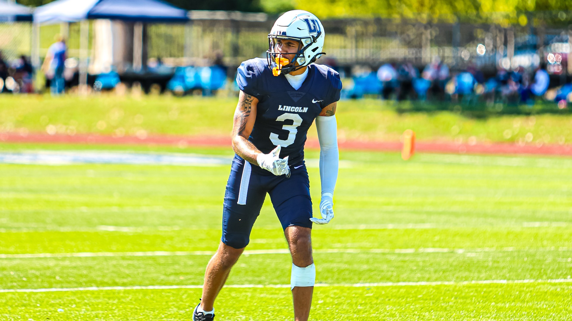 Marcus Harris Lines Up At Wide Receiver