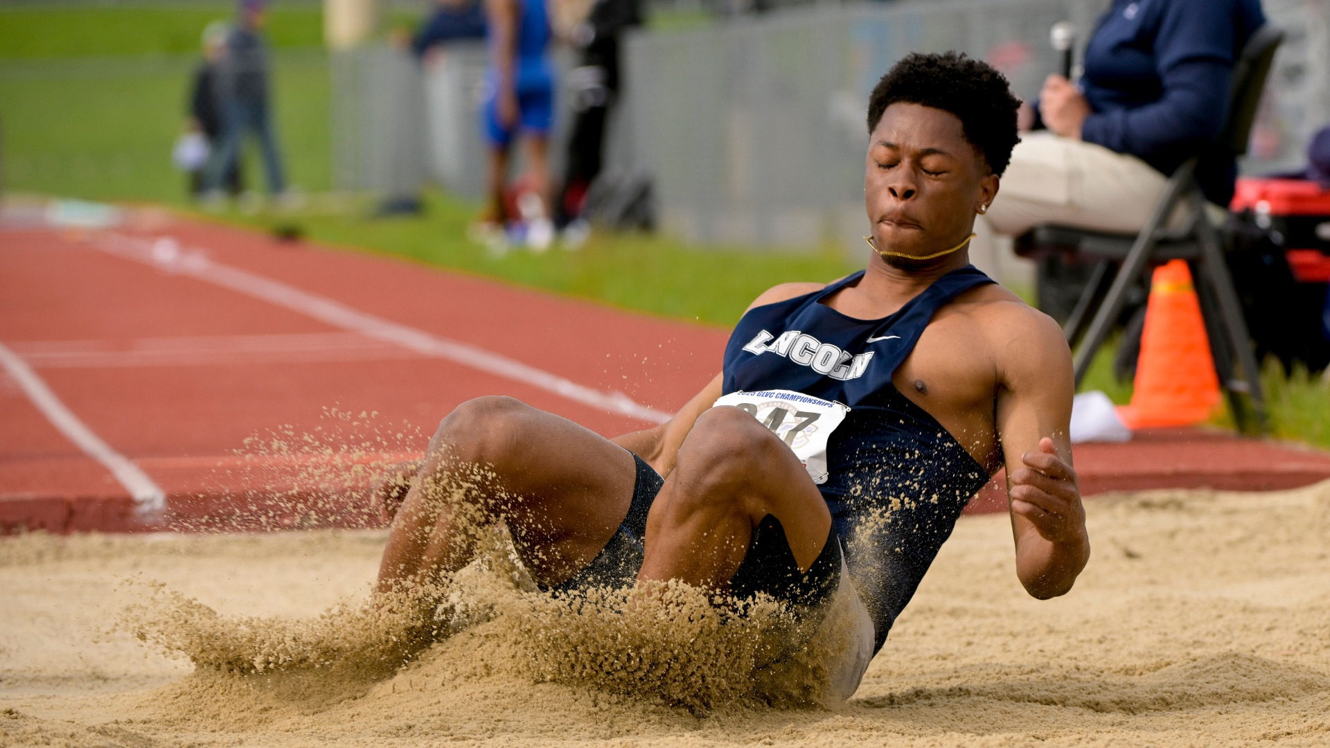 Melon Lowenfield Lands a Jump in 2025