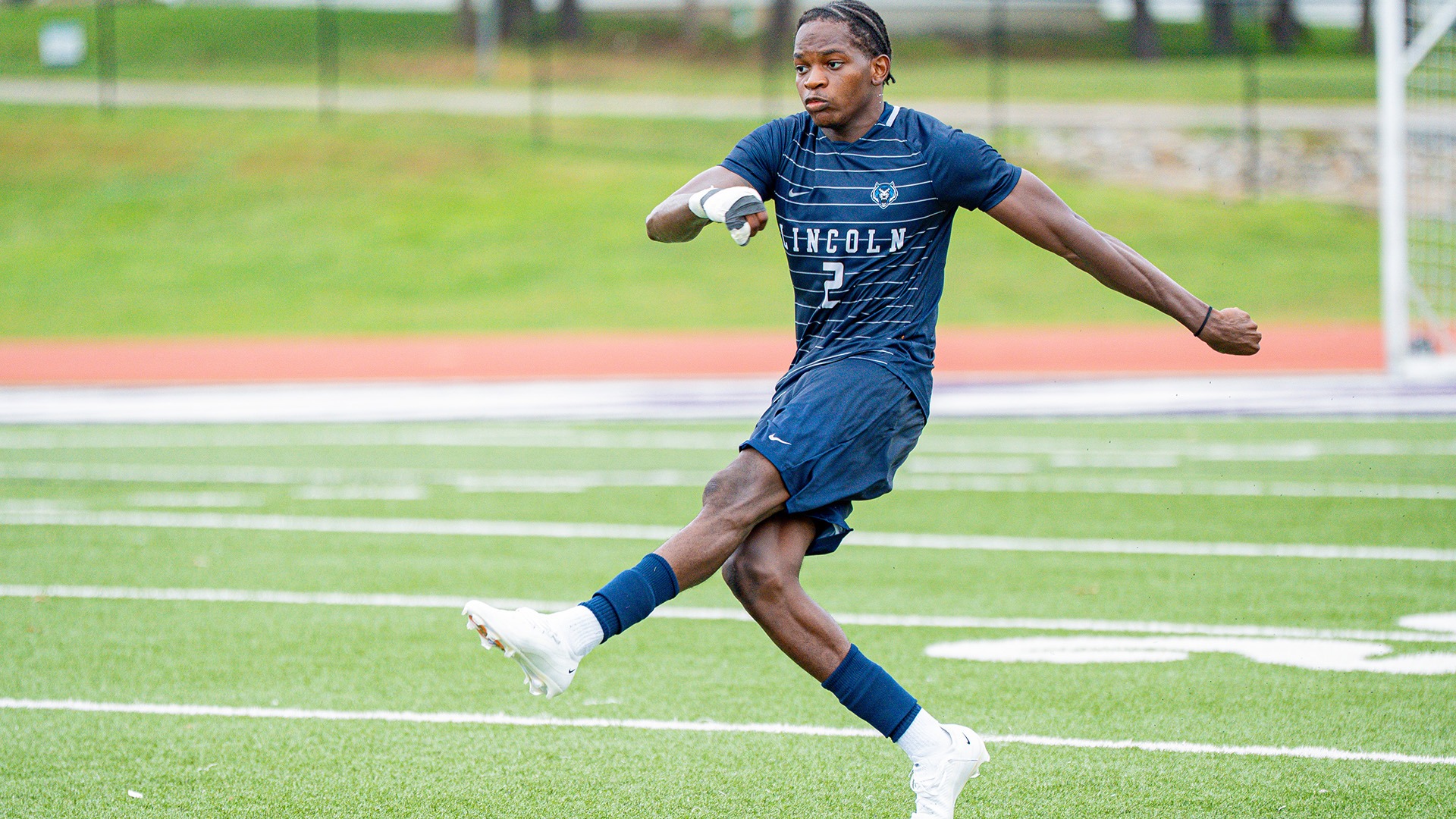 Keynath Walters plays in Lincoln's draw at Truman State in 2026