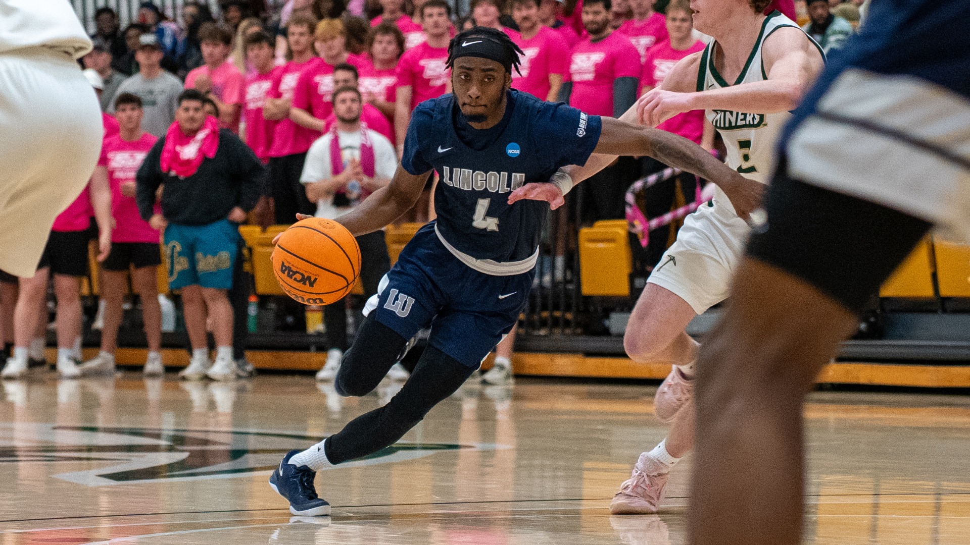 Tyler Chapman Drives the Lane in the Final Game of 2025-26