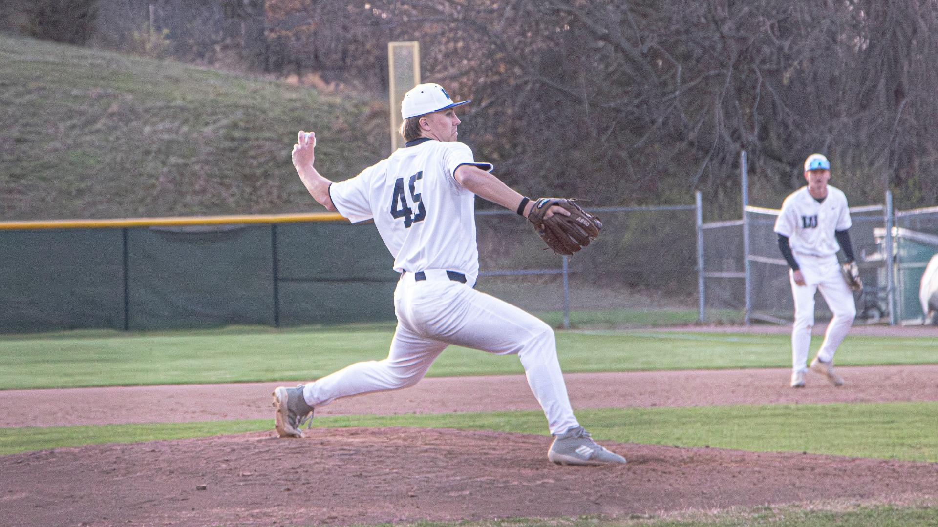 Cam Hoelscher Pitches at Vivion Field