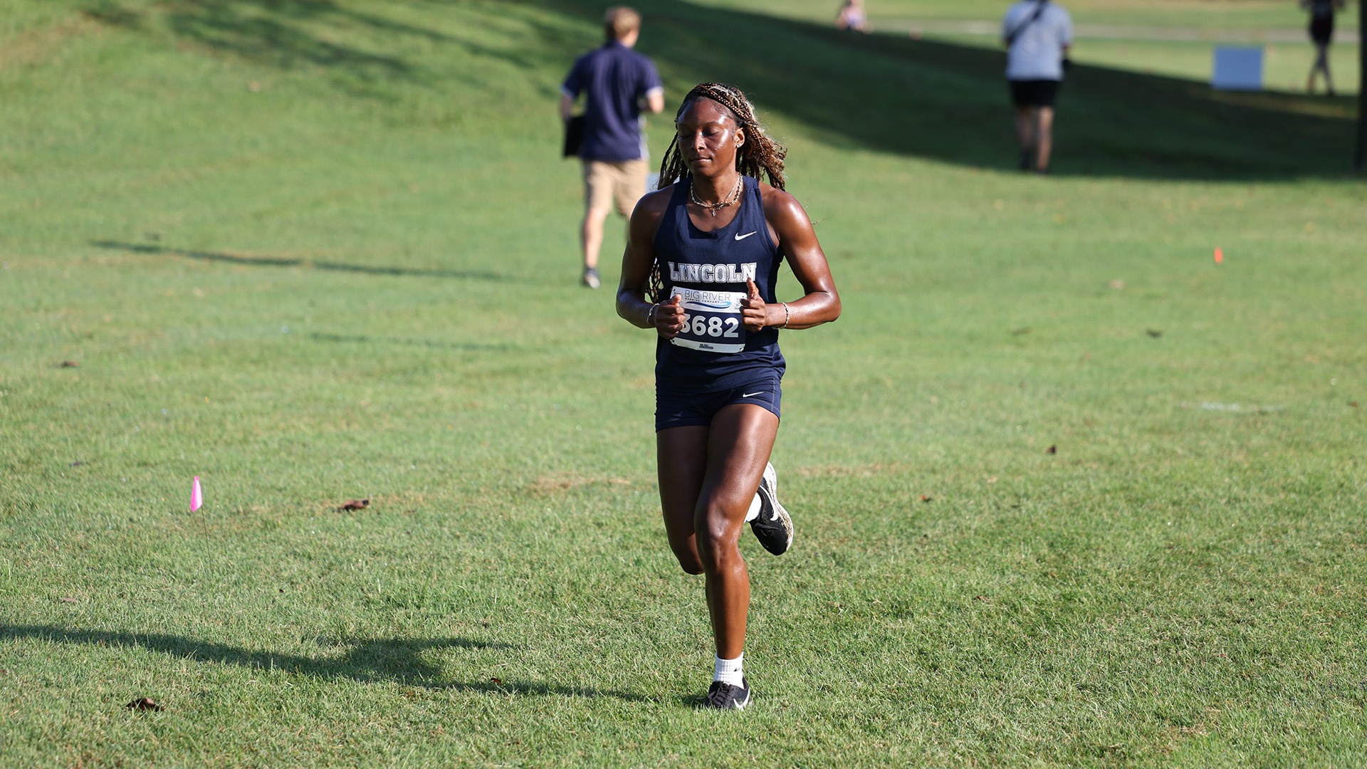 Ezthia Maycock Competes at the Billiken Invitational on Sept. 18, 2026