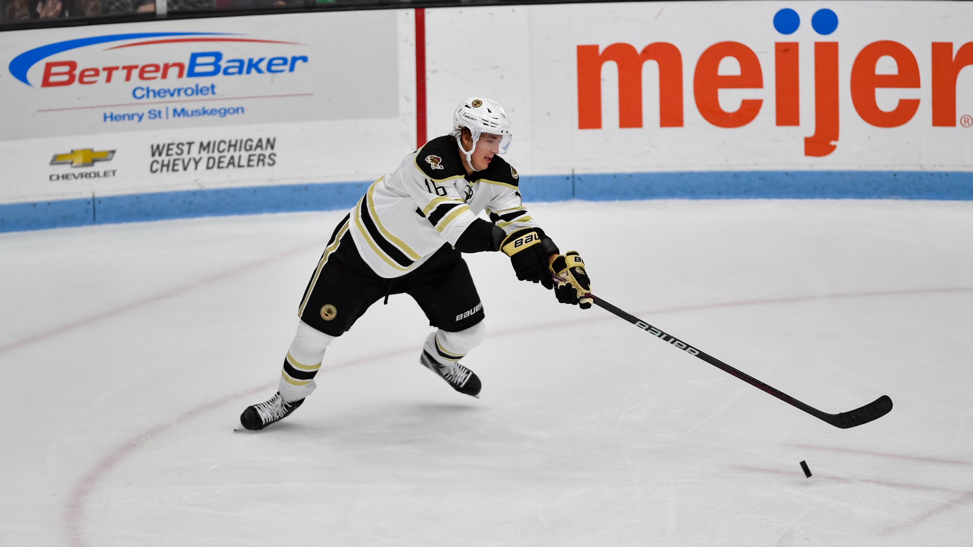 Bauer Berry 202324 Men's Ice Hockey Muskegon Lumberjacks