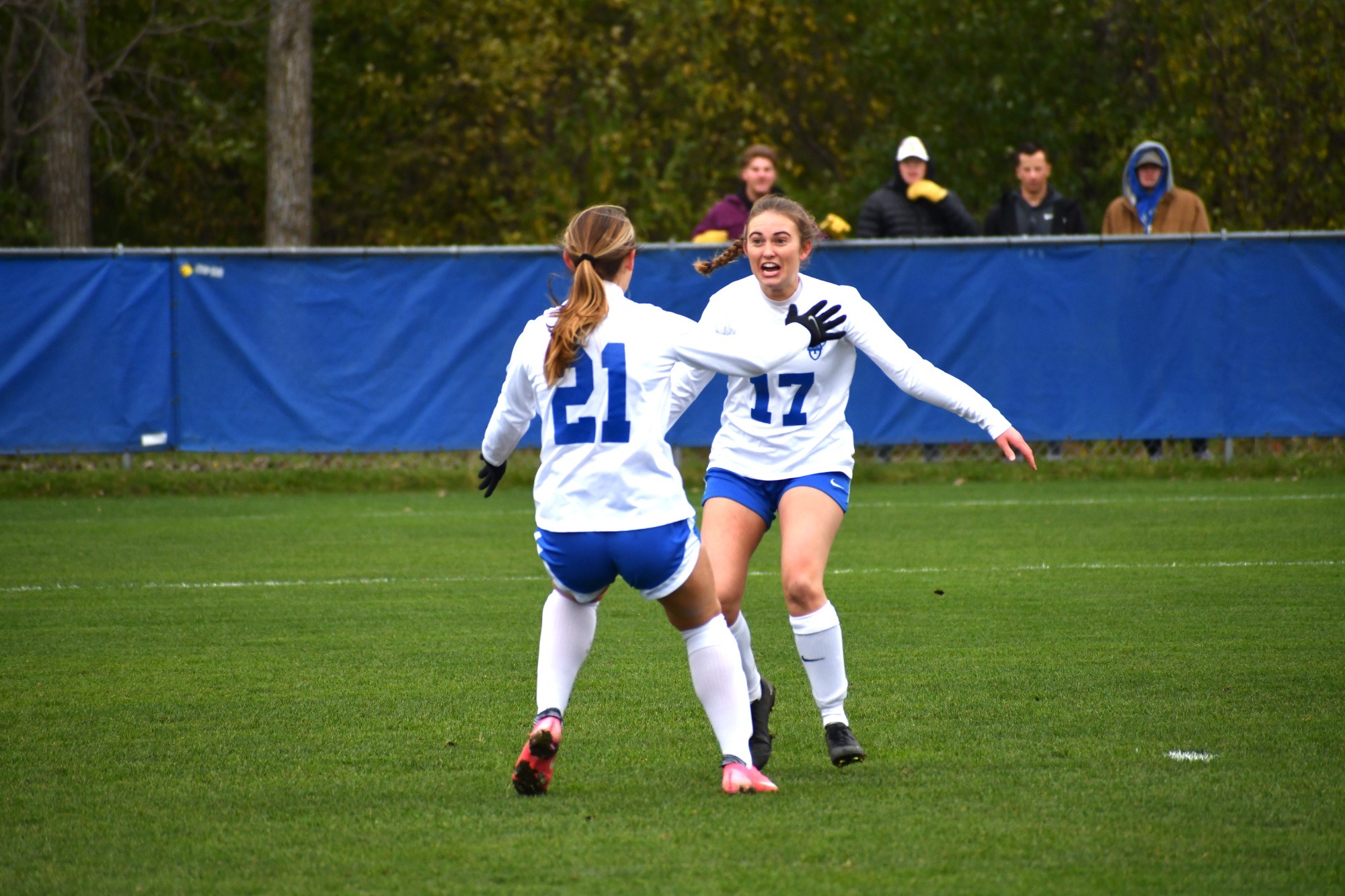 Women's Soccer Beats Wartburg 10 In ARC Tournament First Round