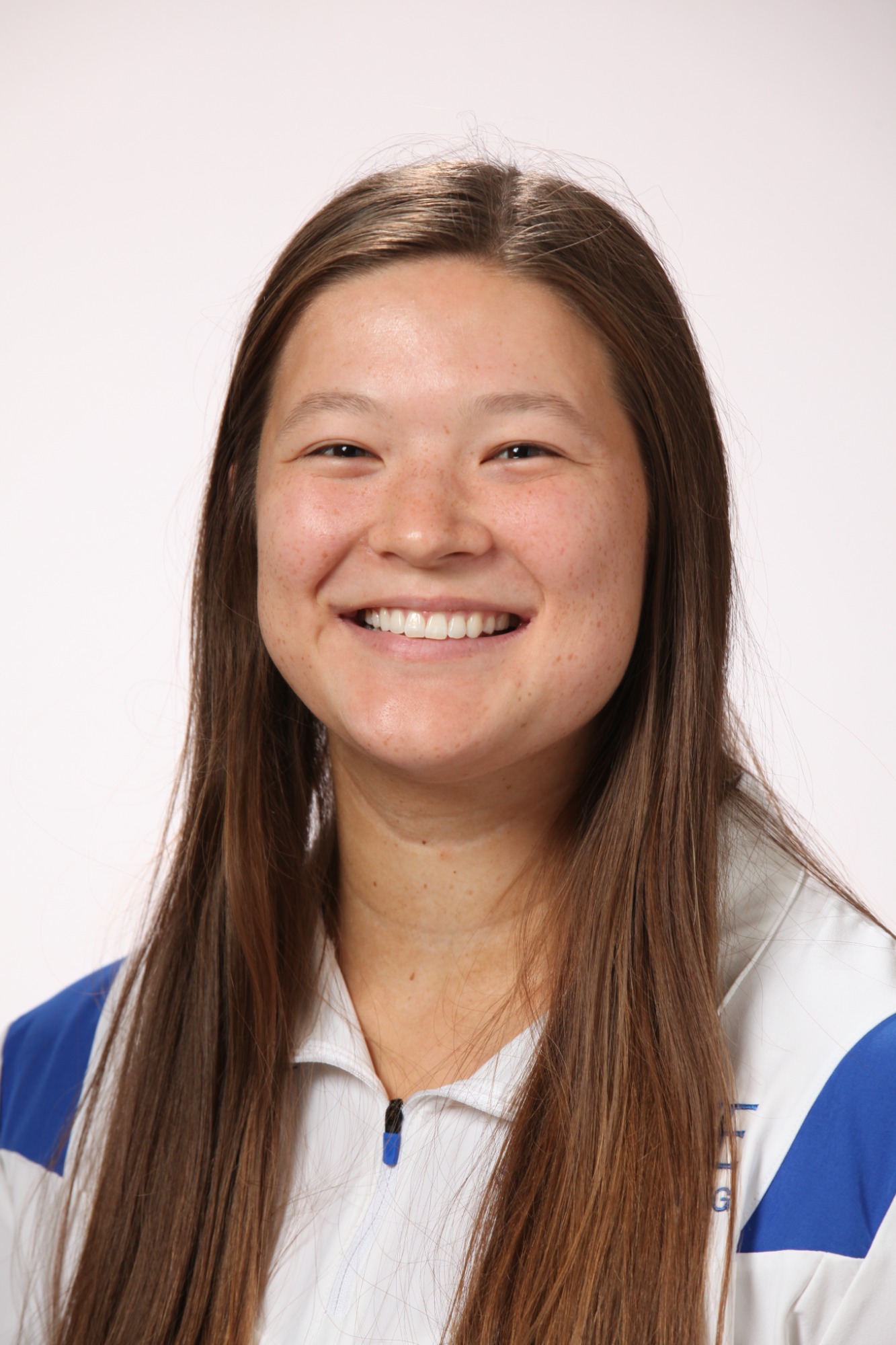 Linnea Lee-Brown Headshot