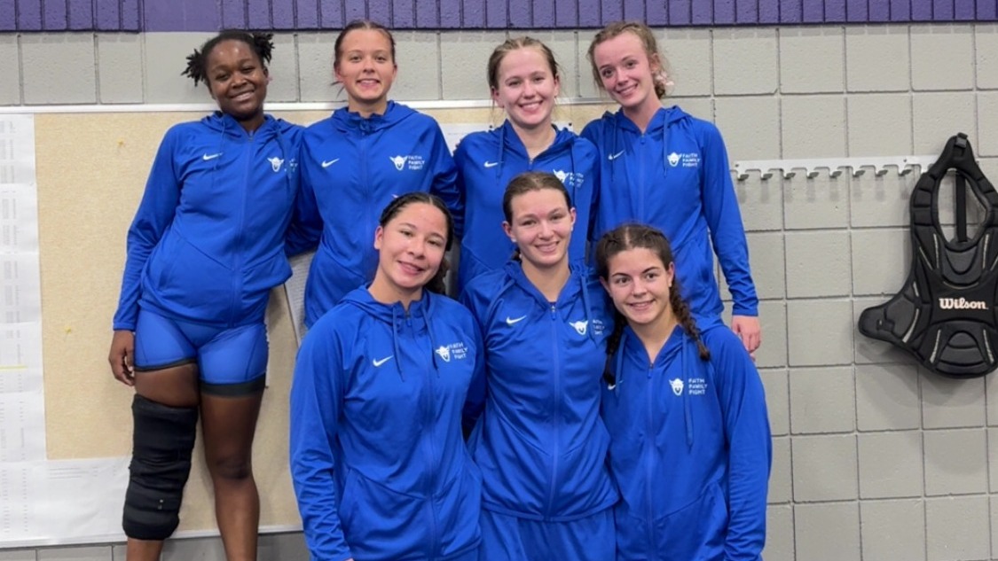 Luther Women's Wrestling Team at UWSP 2025
